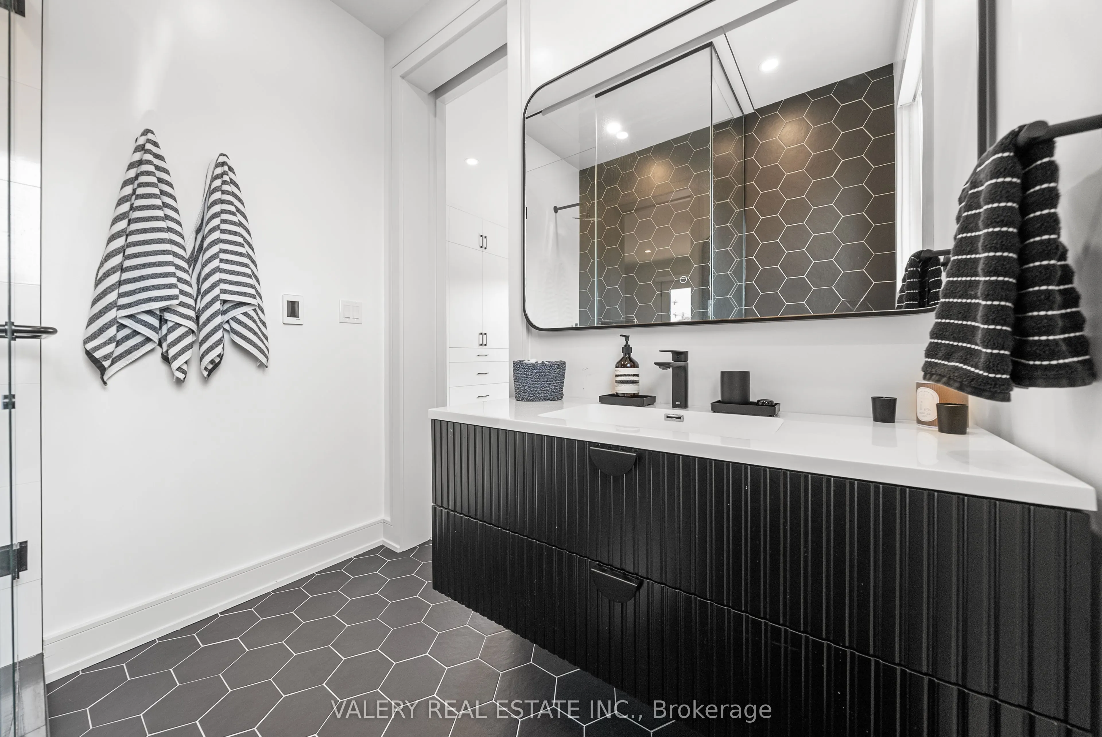 84 Argyle Street, #UPPER