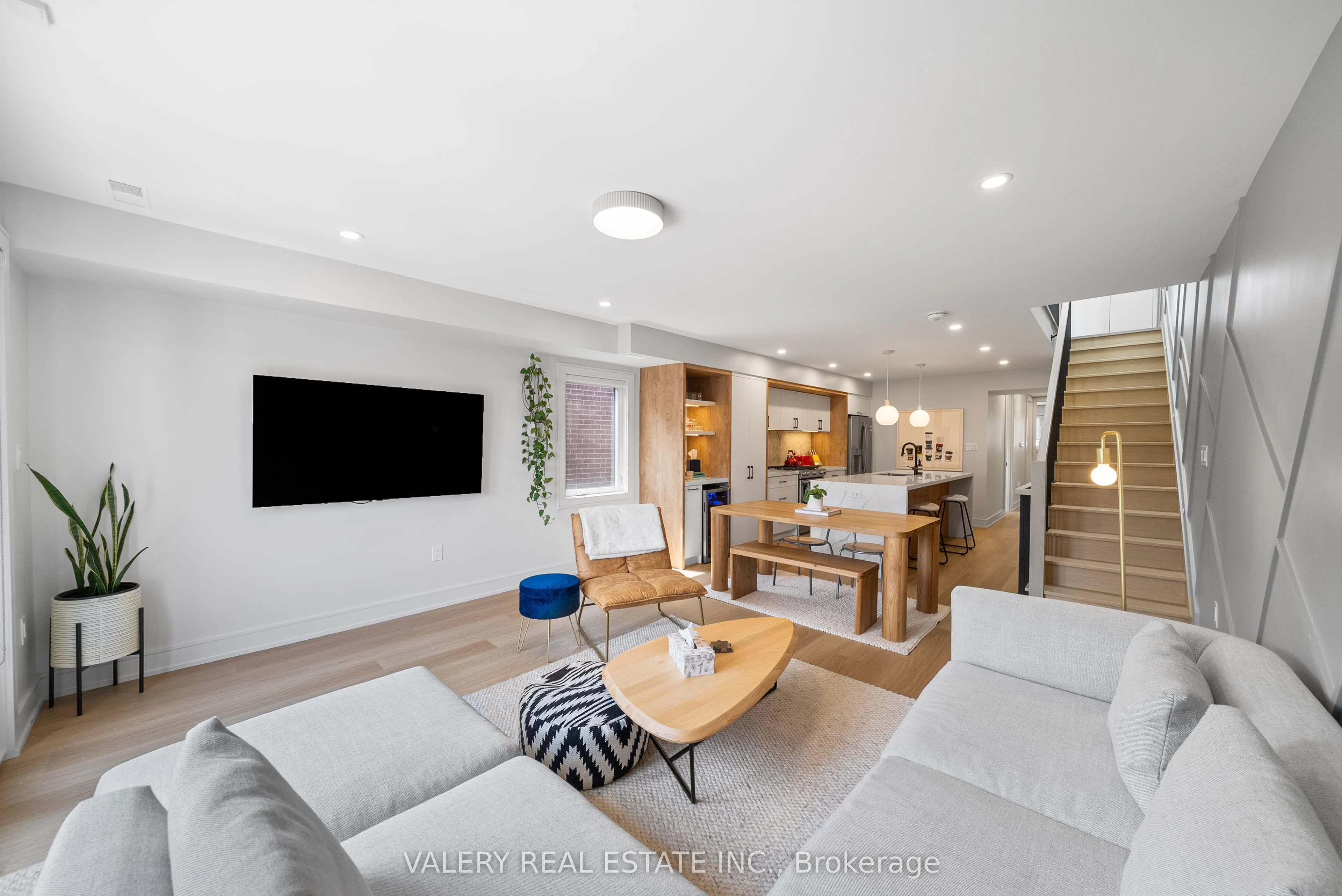 84 Argyle Street, #UPPER
