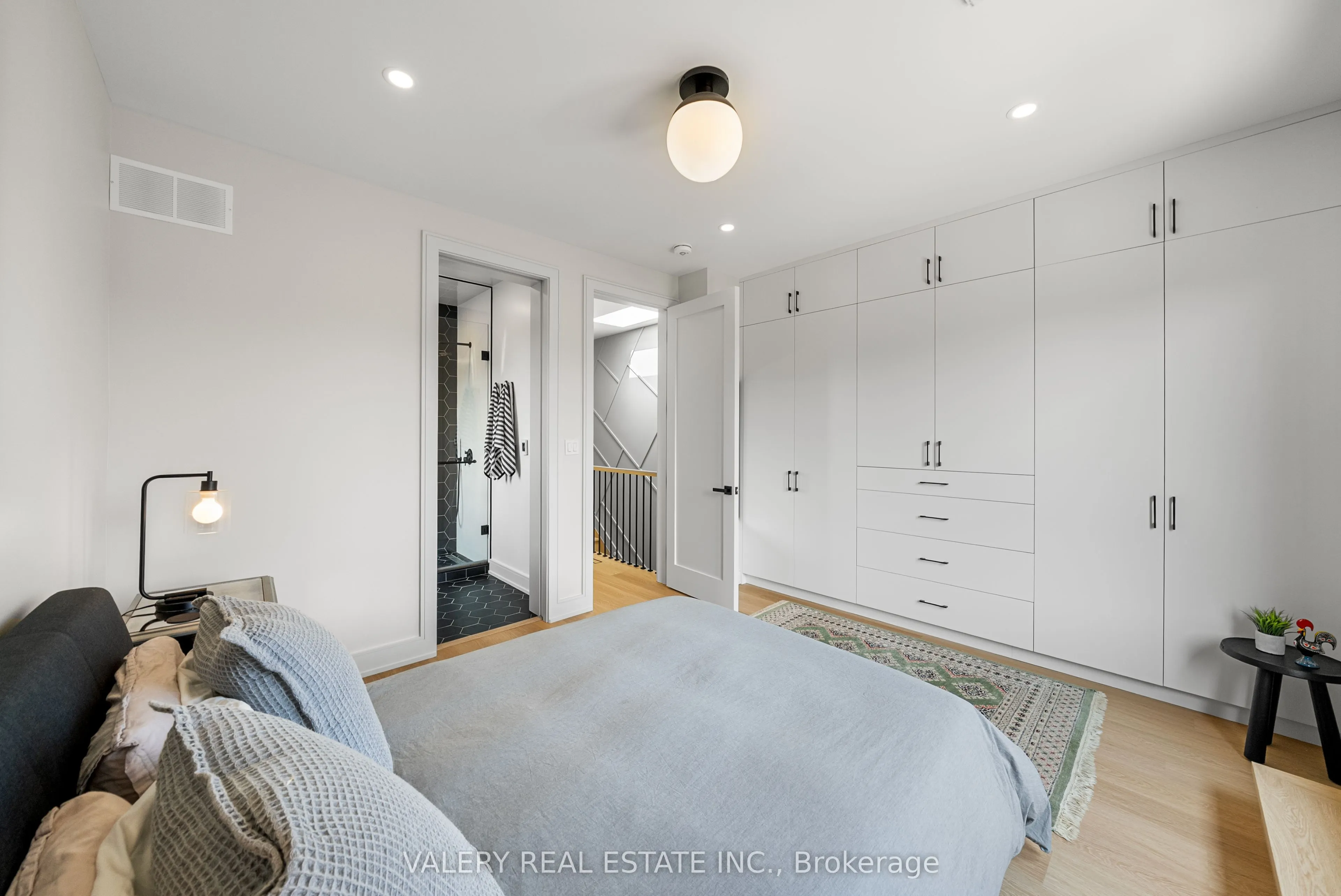 84 Argyle Street, #UPPER