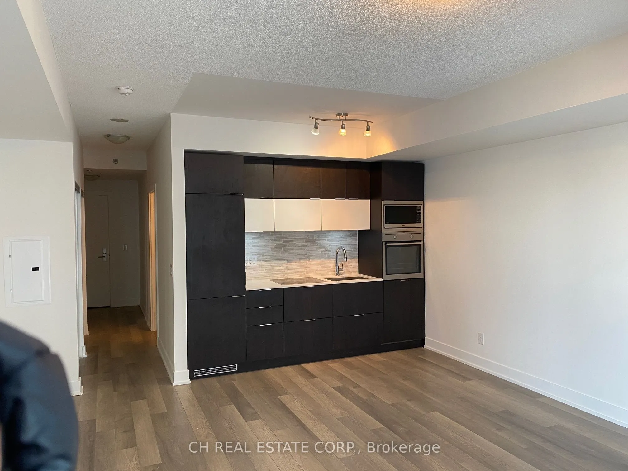 318 Richmond Street W, #1810