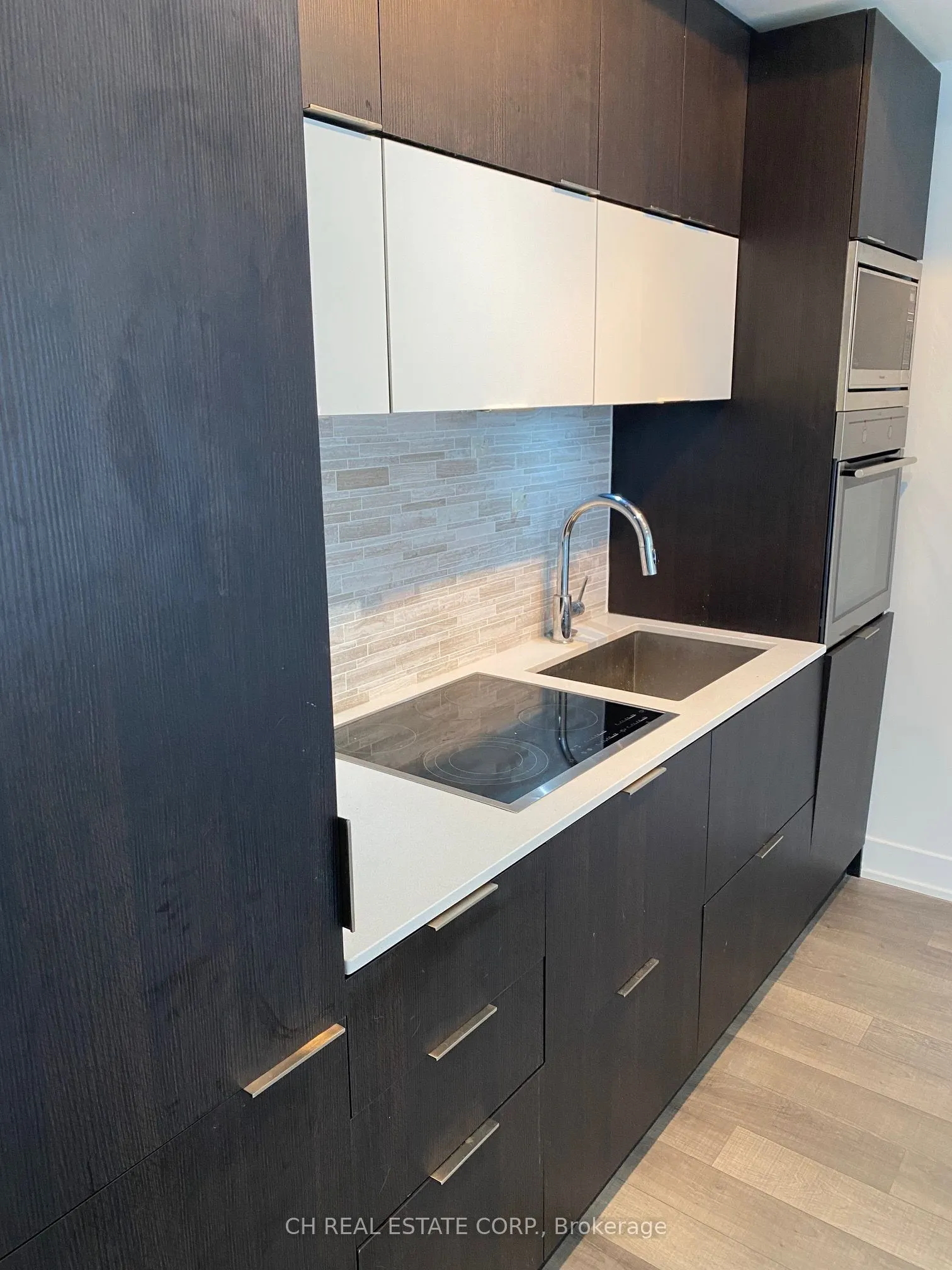 318 Richmond Street W, #1810