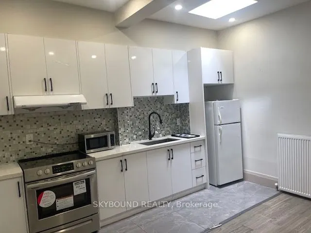 442 Queen Street W, #Apt 2