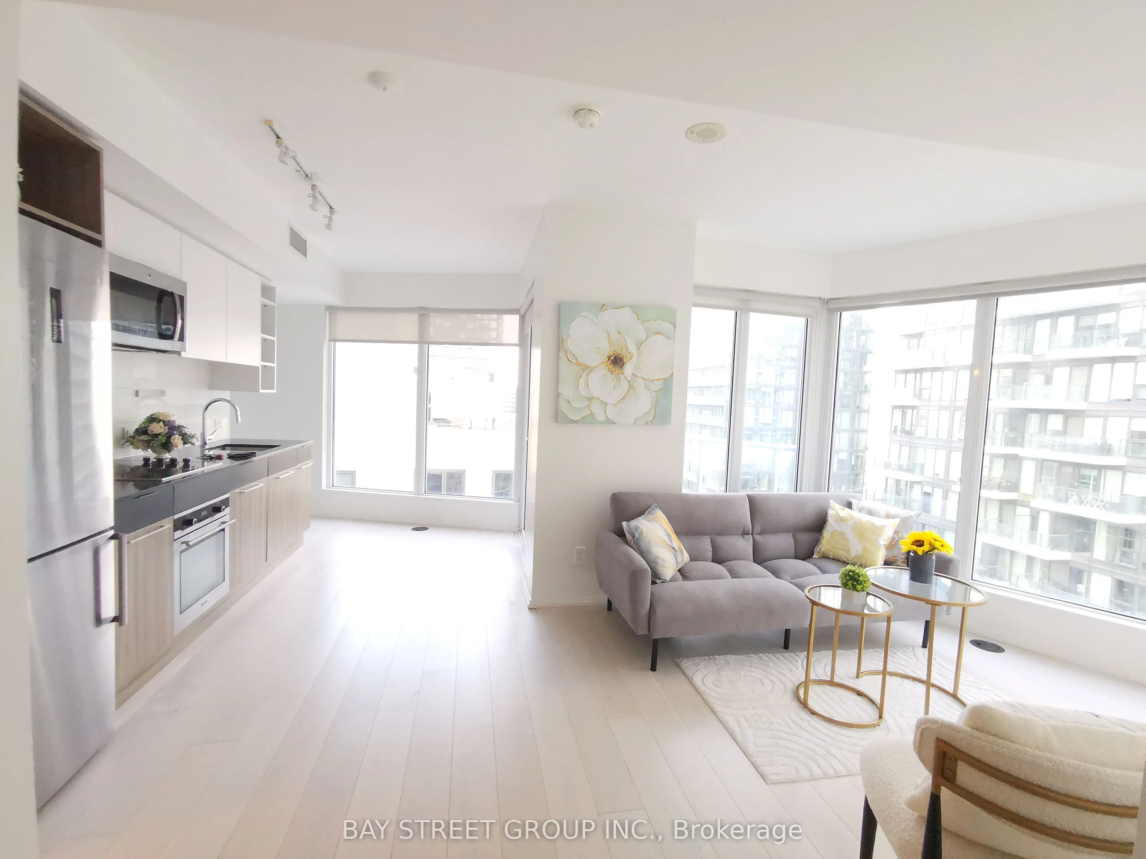 68 Shuter Street, #1602