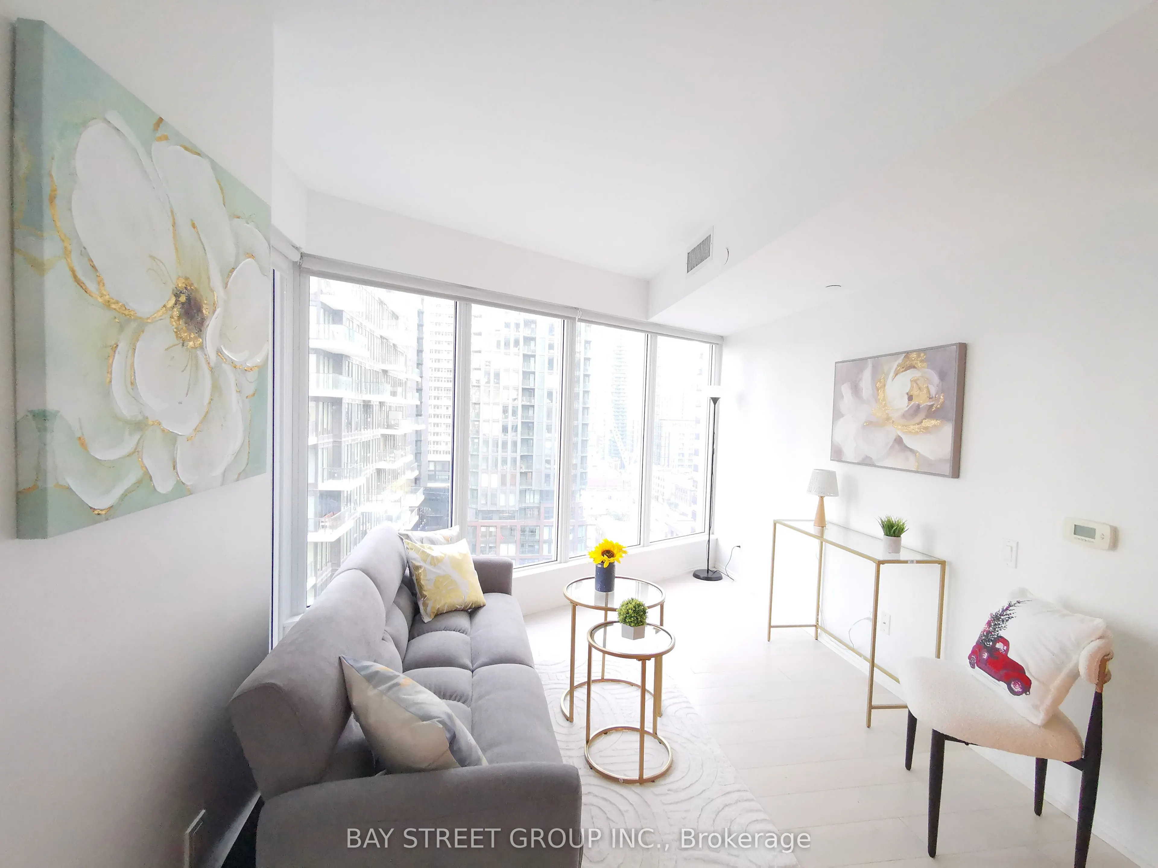 68 Shuter Street, #1602