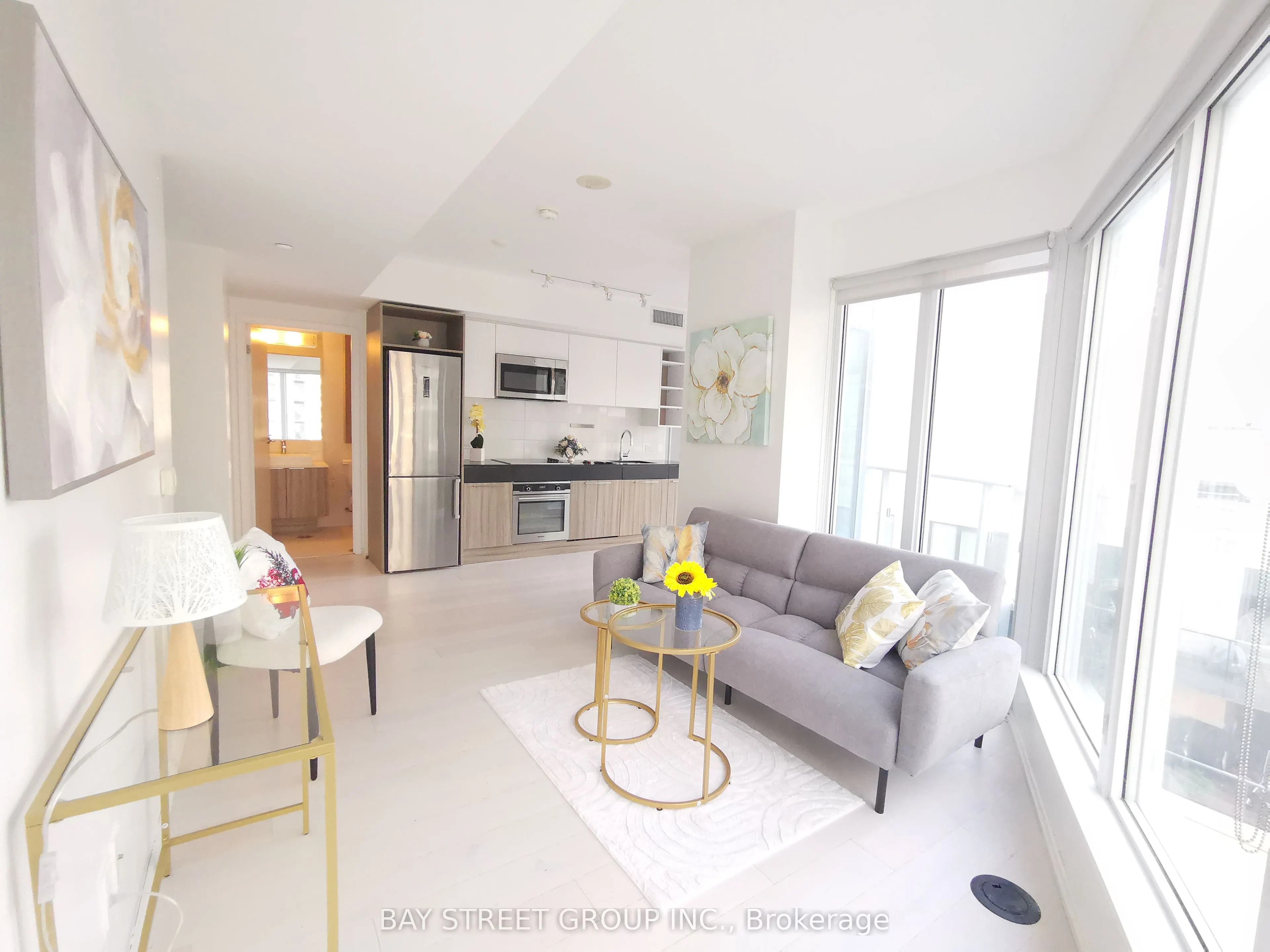 68 Shuter Street, #1602