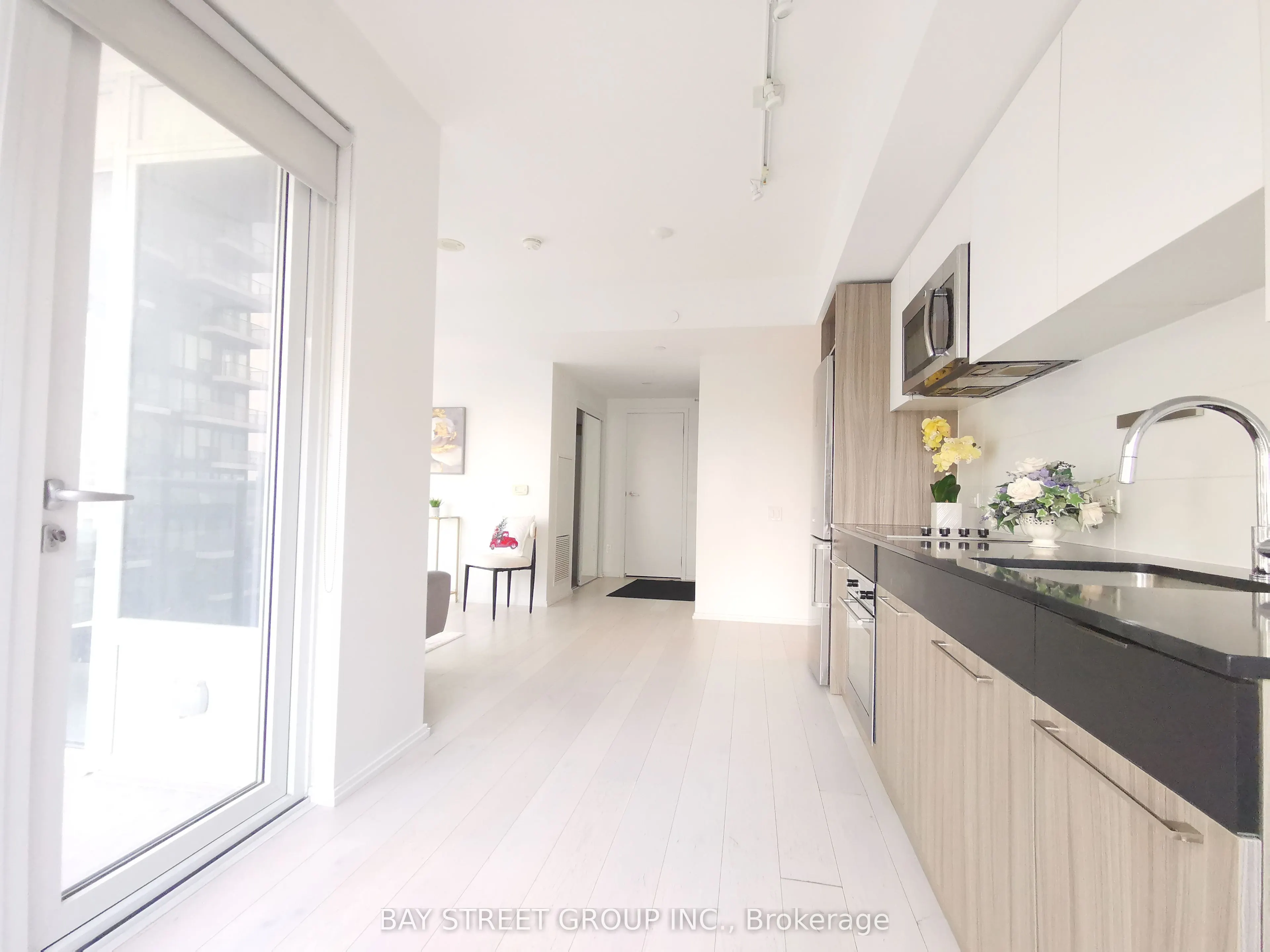 68 Shuter Street, #1602