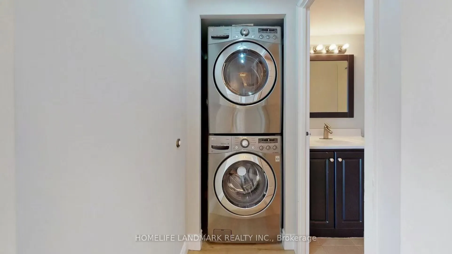 25 Grenville Street, #1002