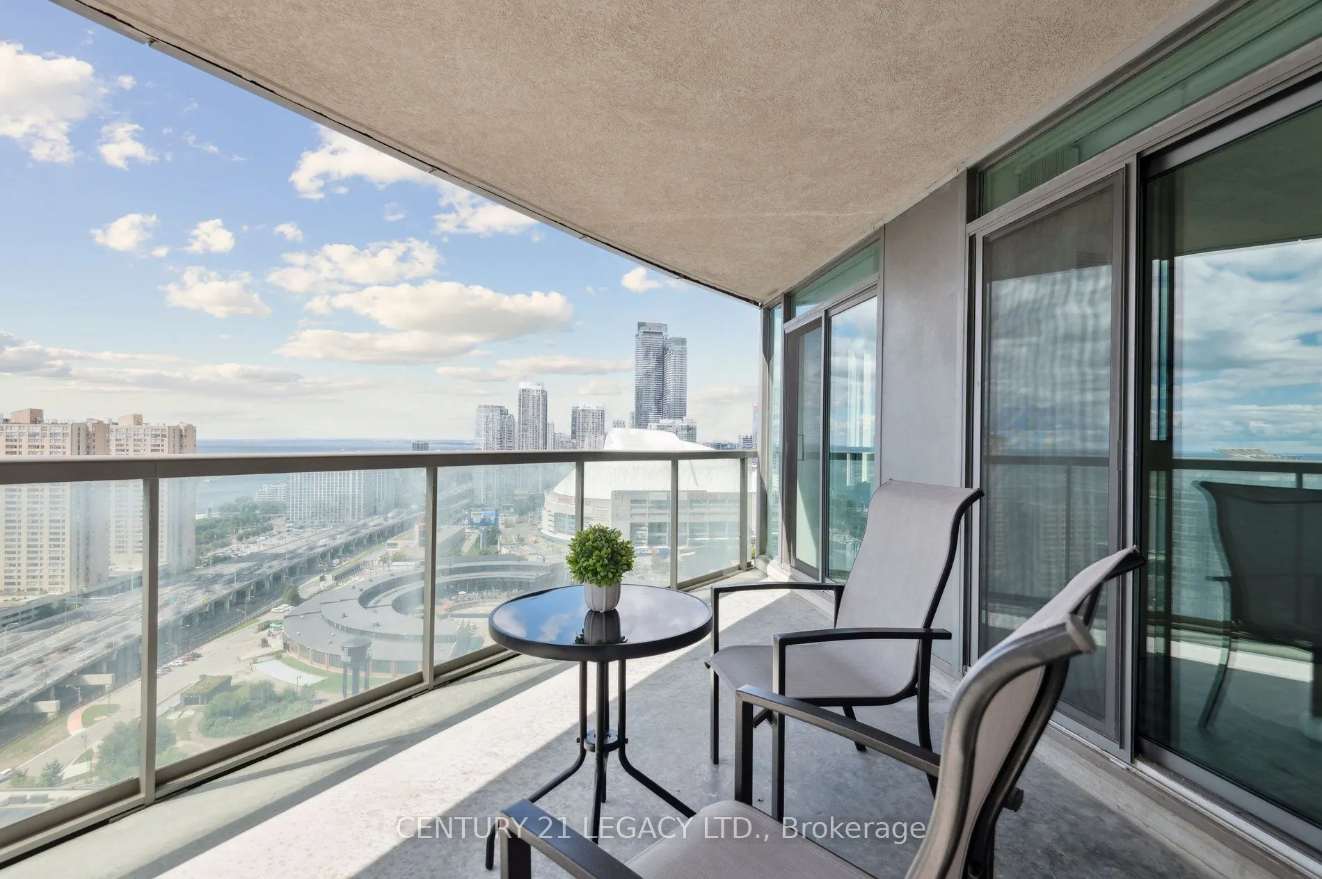 30 Grand Trunk Crescent, #3311