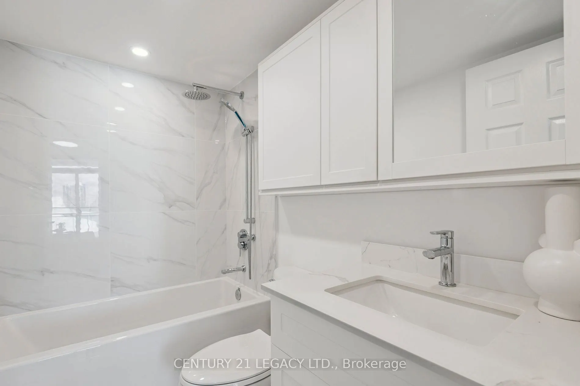 30 Grand Trunk Crescent, #3311