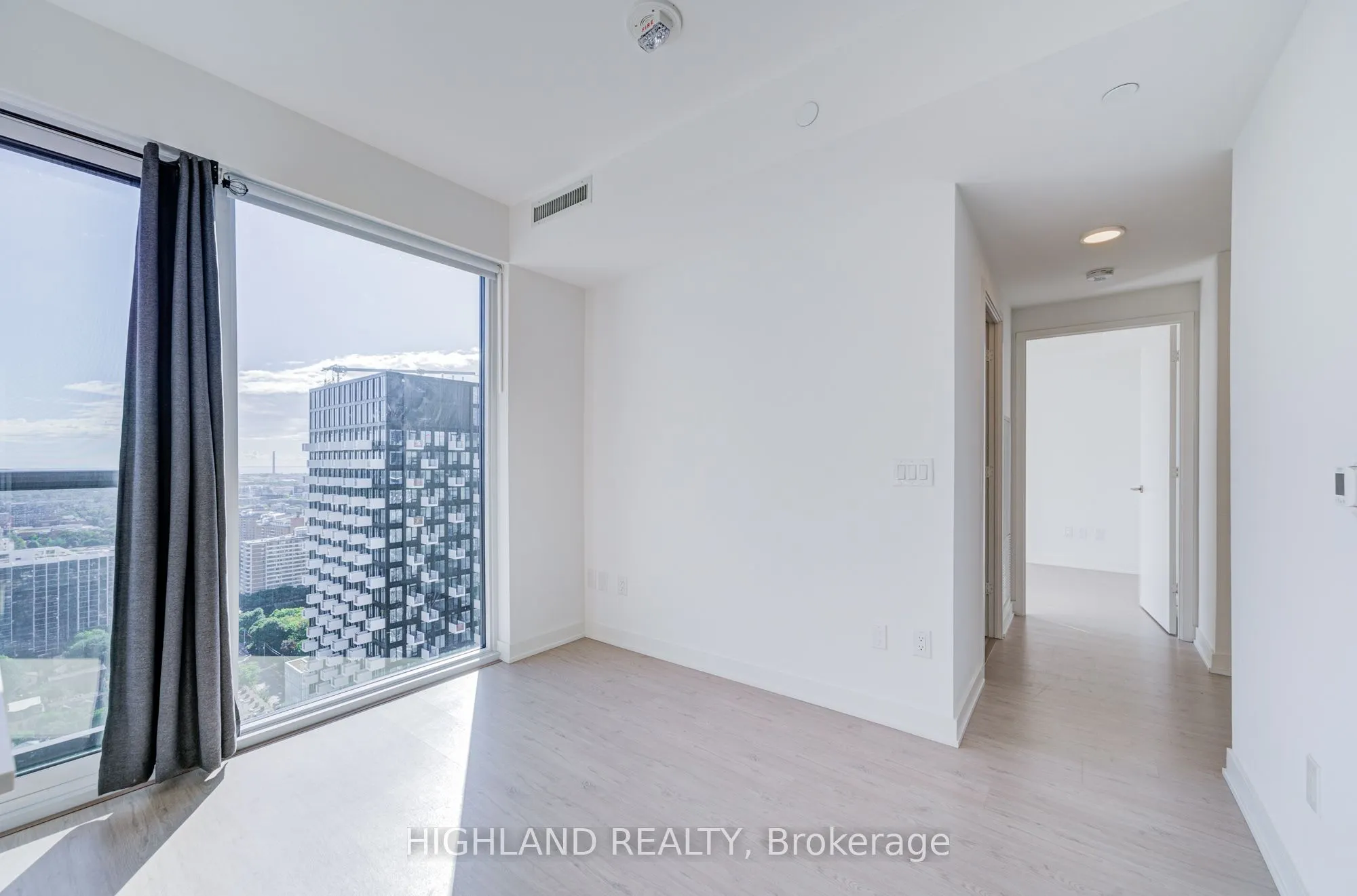 65 Mutual Street, #3201
