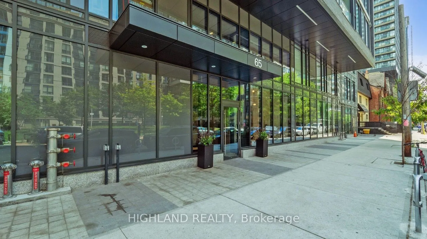 65 Mutual Street, #3201