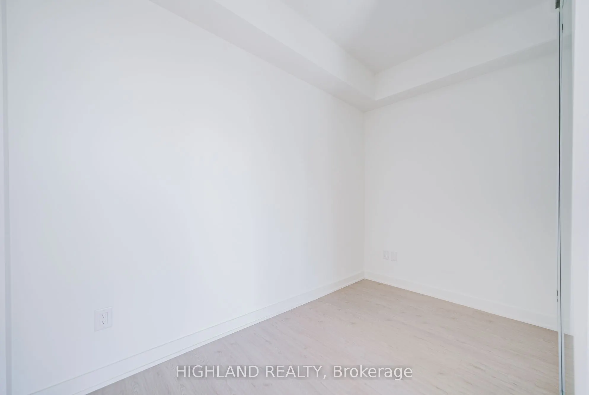 65 Mutual Street, #3201