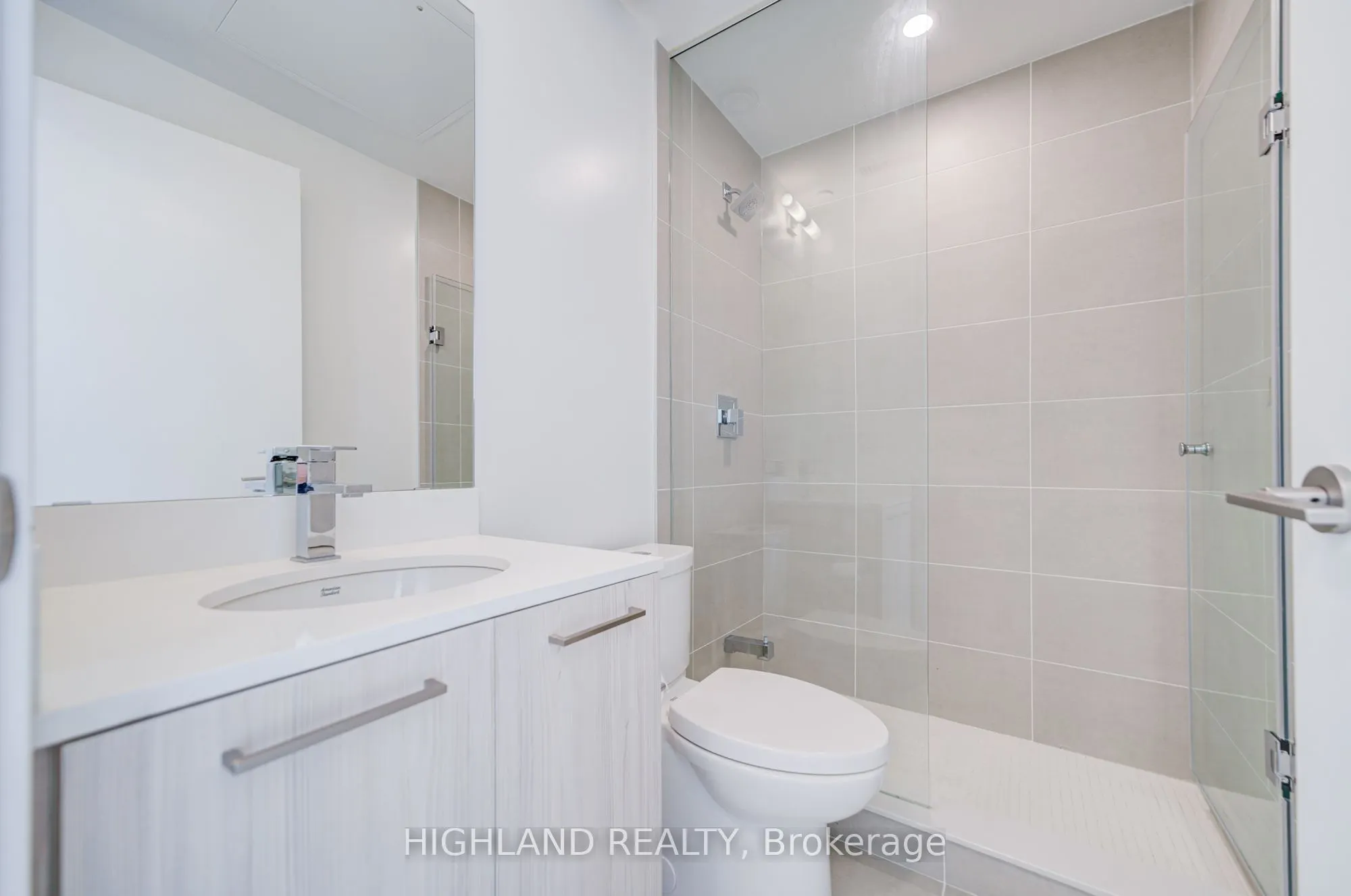 65 Mutual Street, #3201