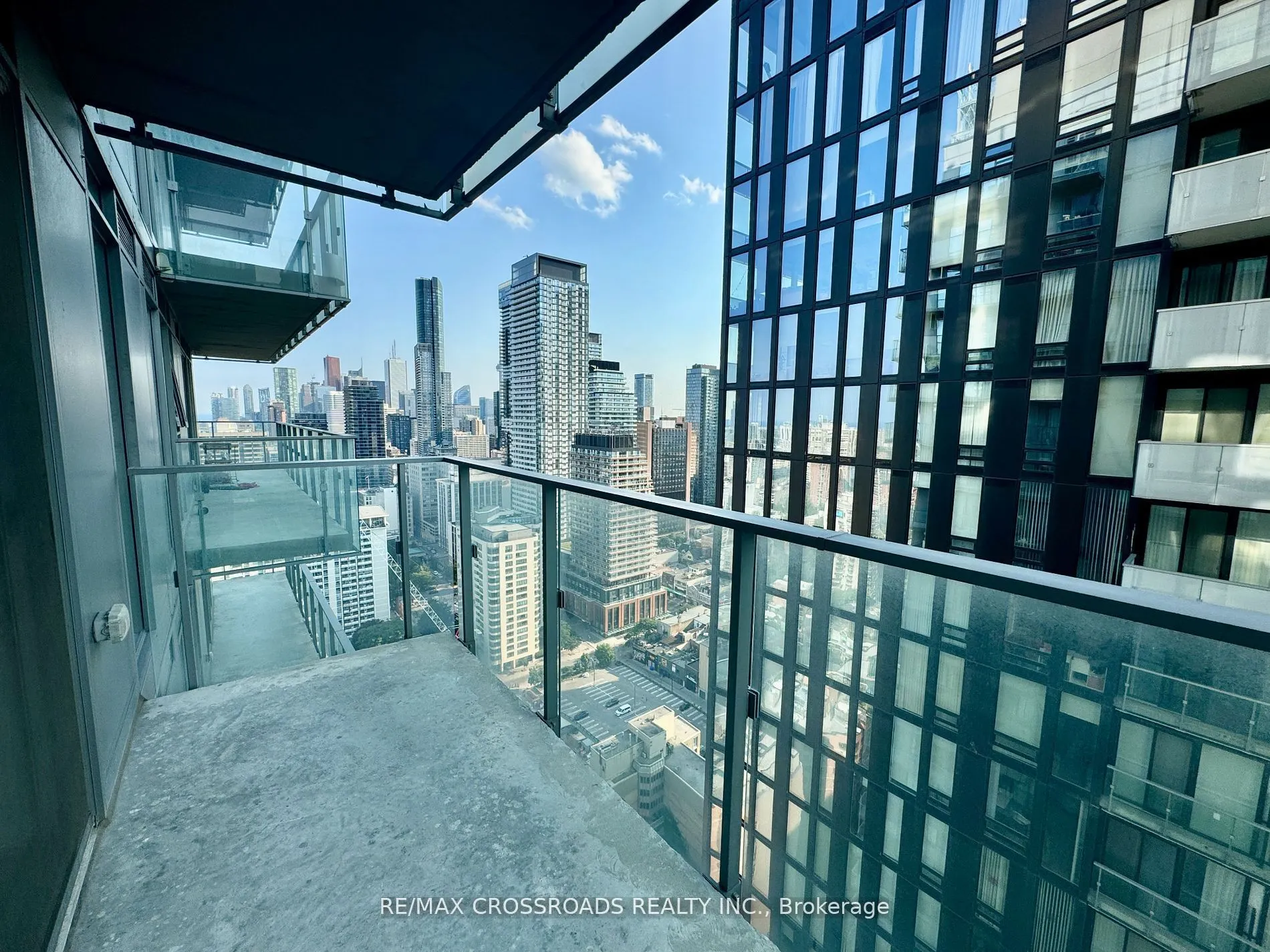 50 WELLESLEY Street E, #3711