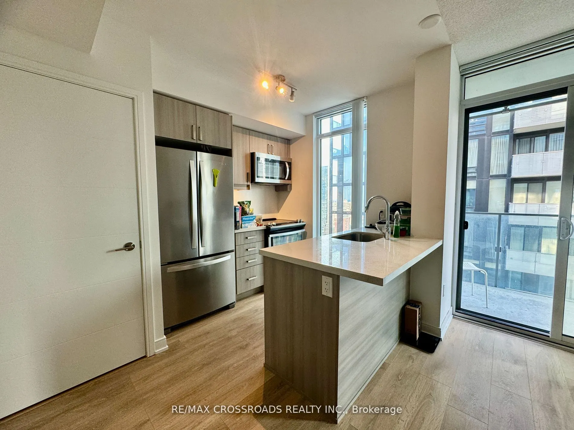 50 WELLESLEY Street E, #3711