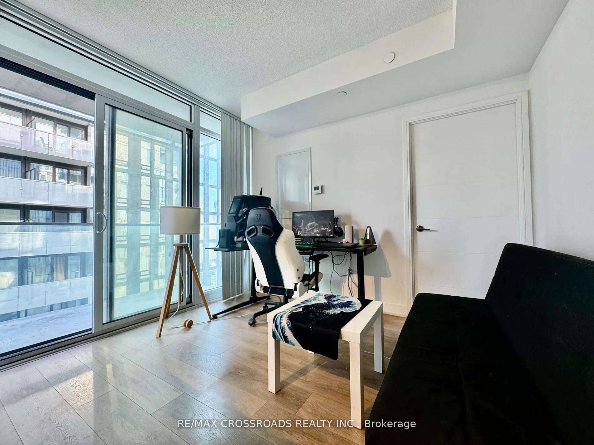 50 WELLESLEY Street E, #3711