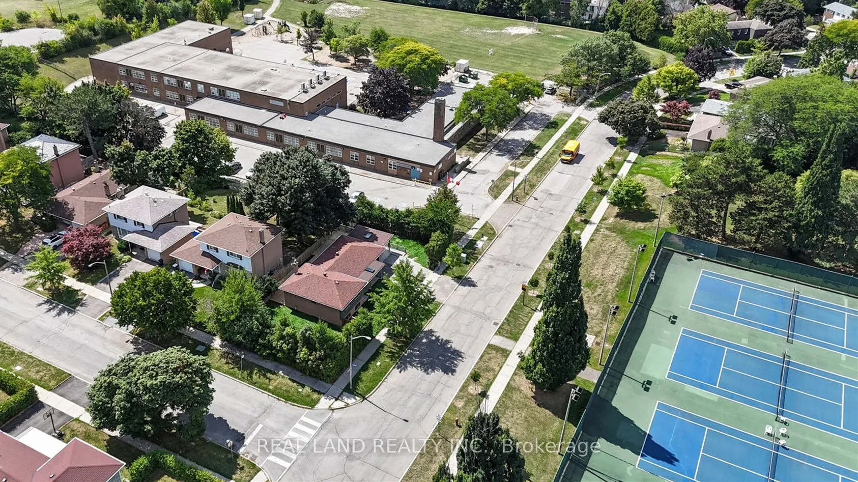 38 Cresthaven Drive