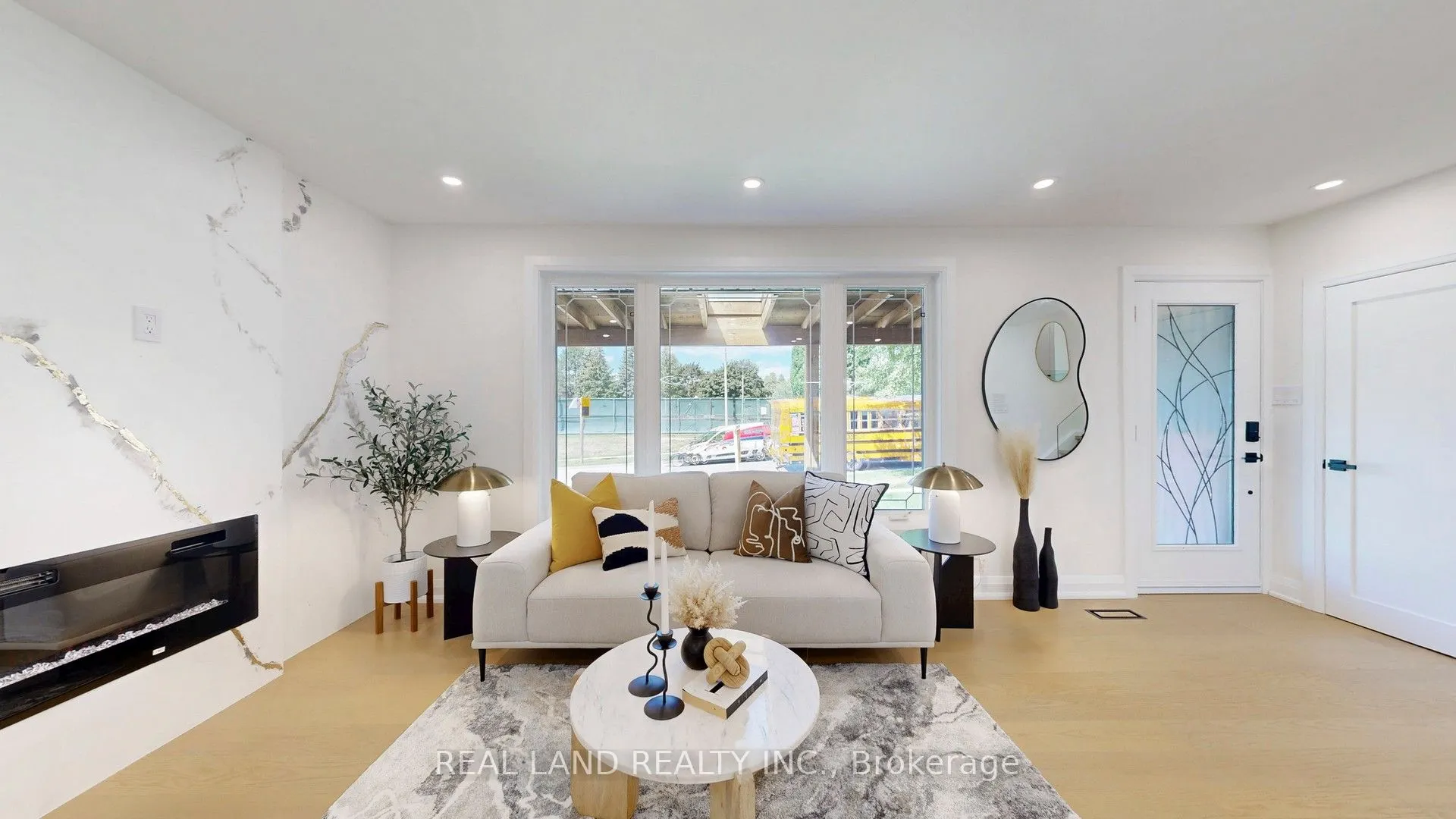 38 Cresthaven Drive
