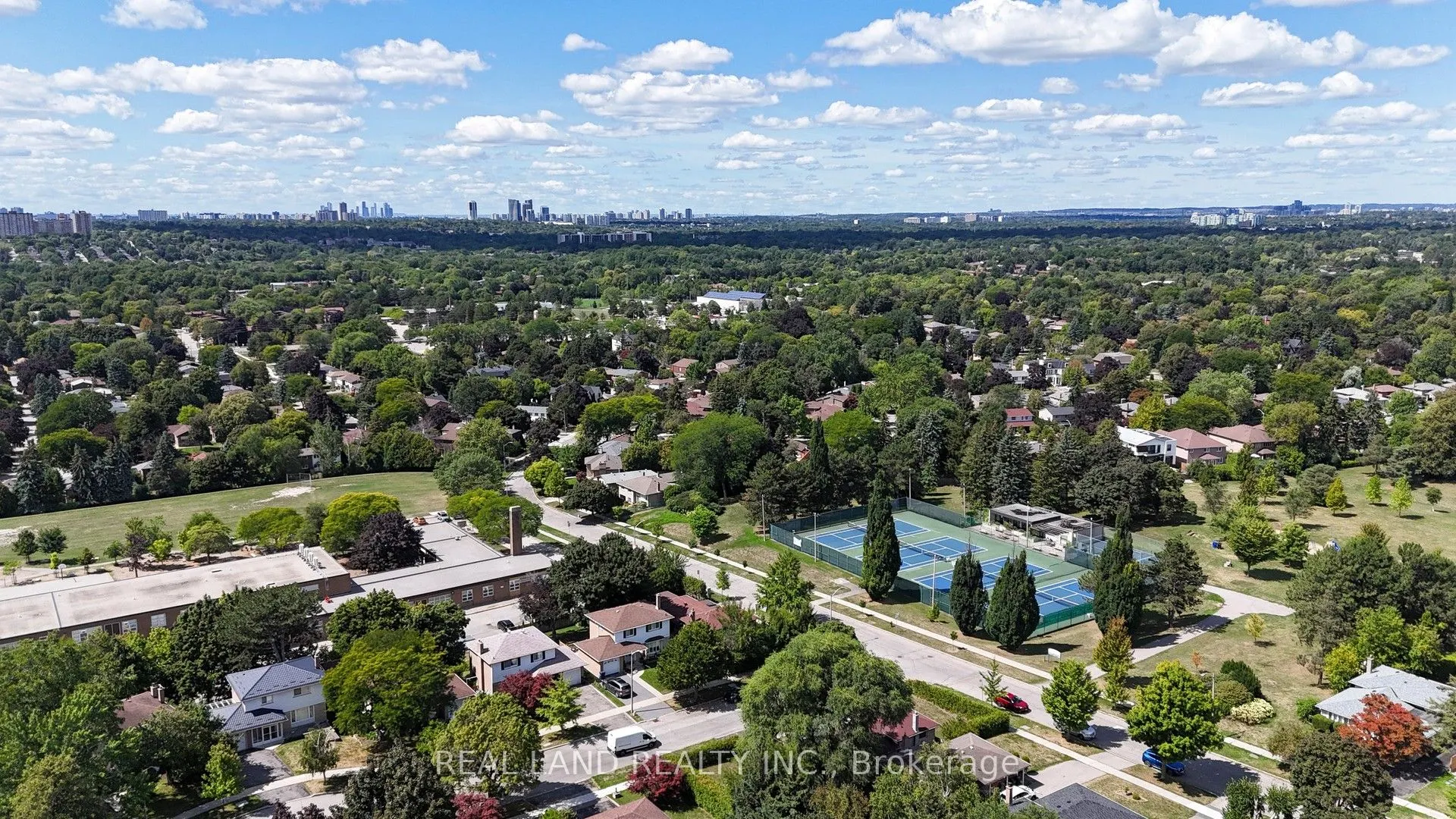 38 Cresthaven Drive