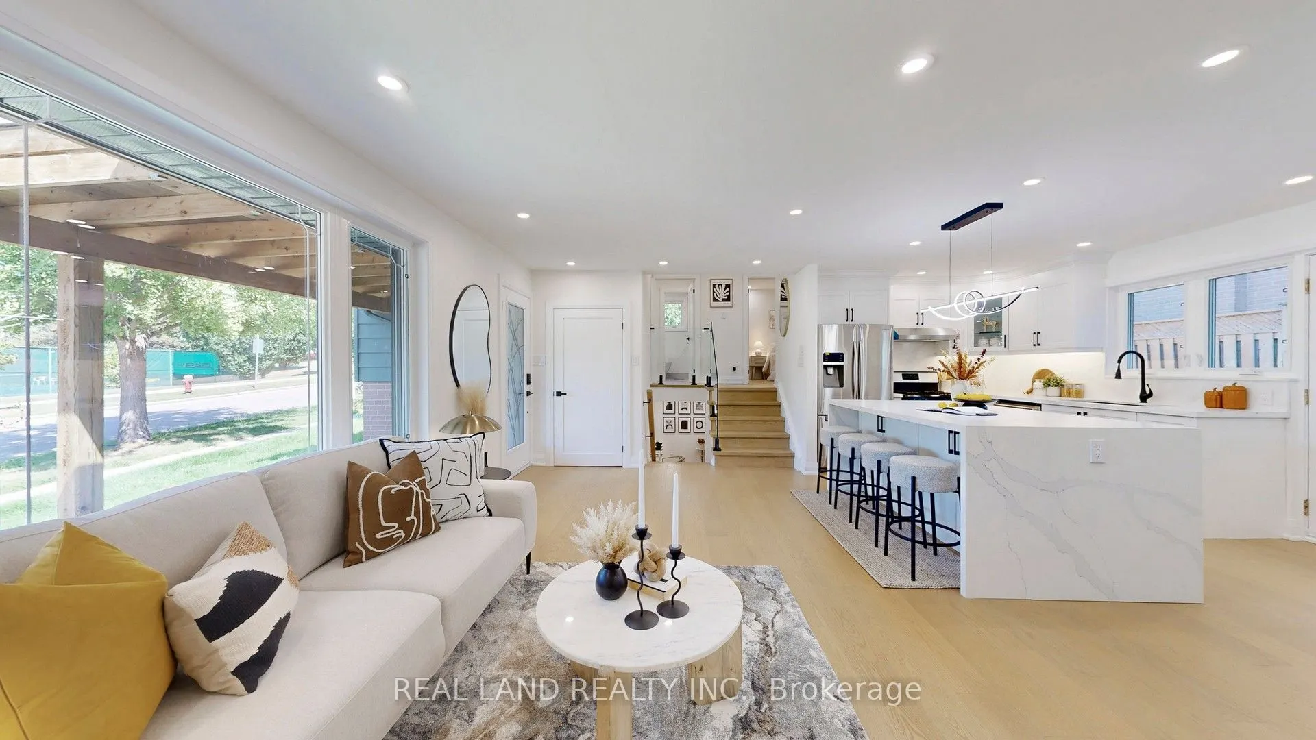 38 Cresthaven Drive