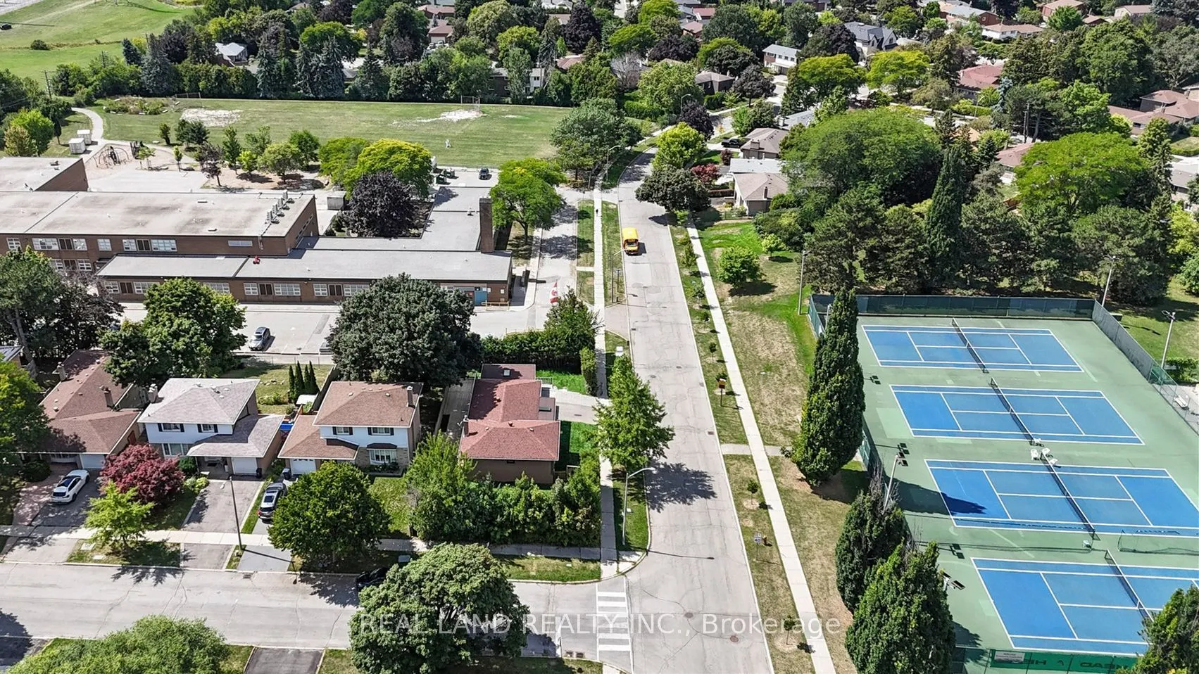 38 Cresthaven Drive