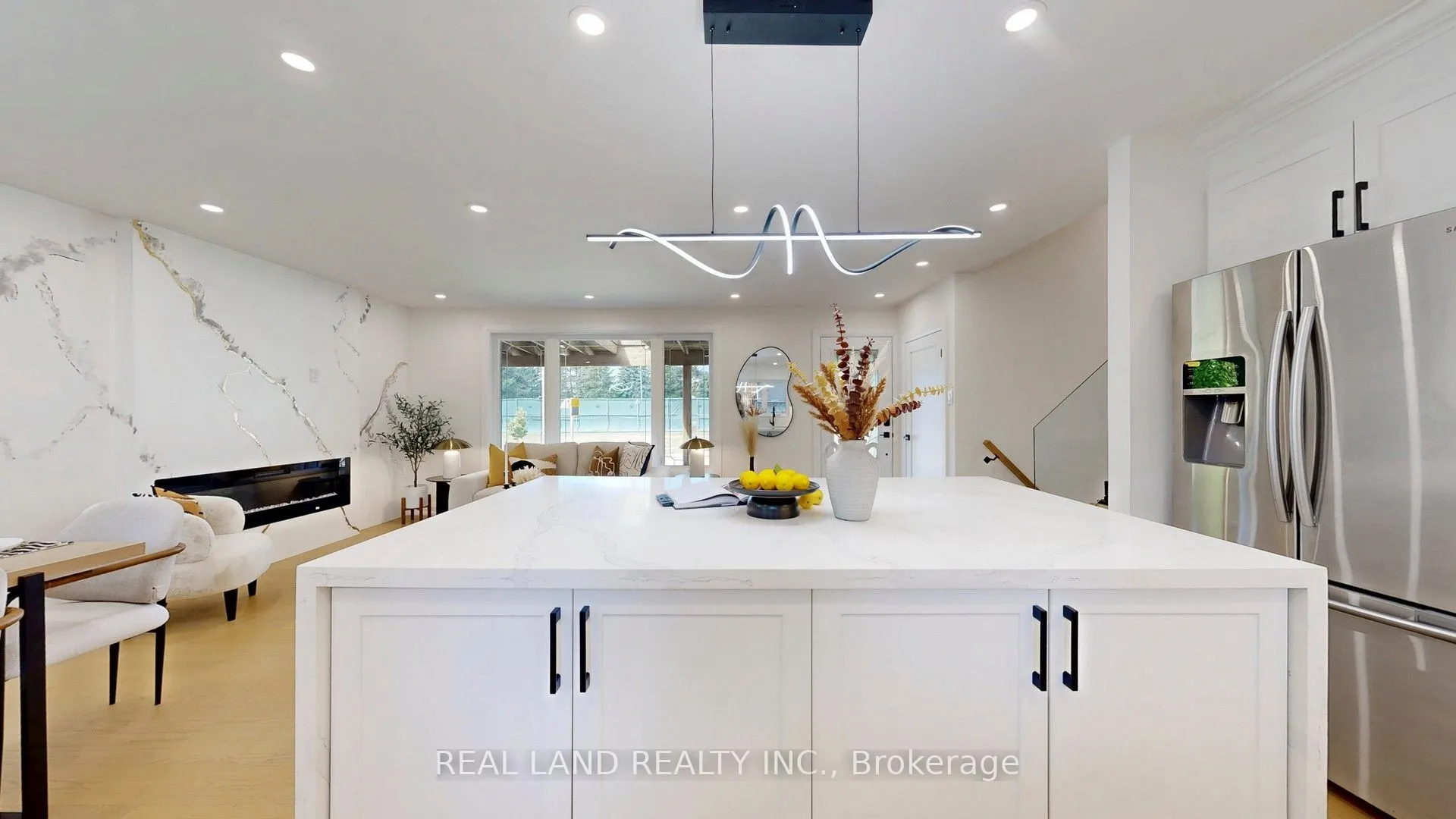 38 Cresthaven Drive