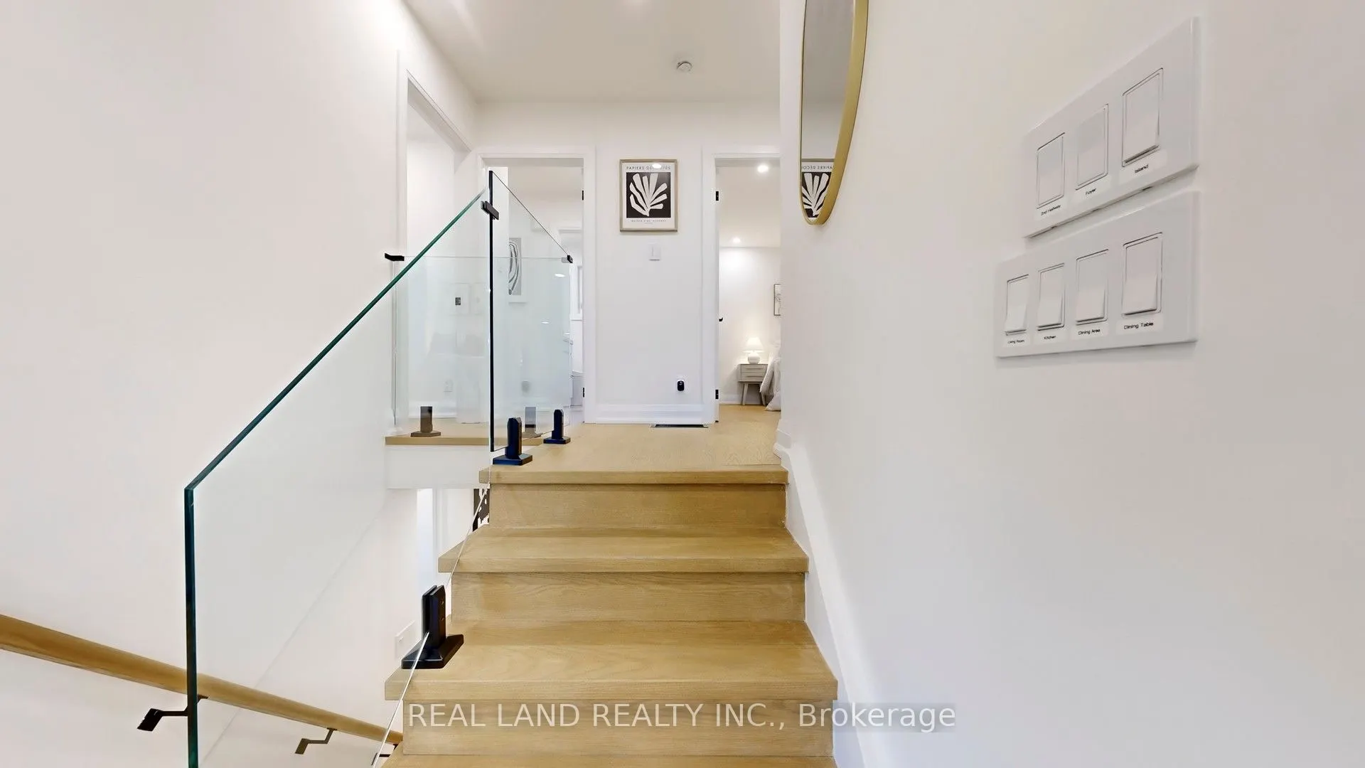 38 Cresthaven Drive