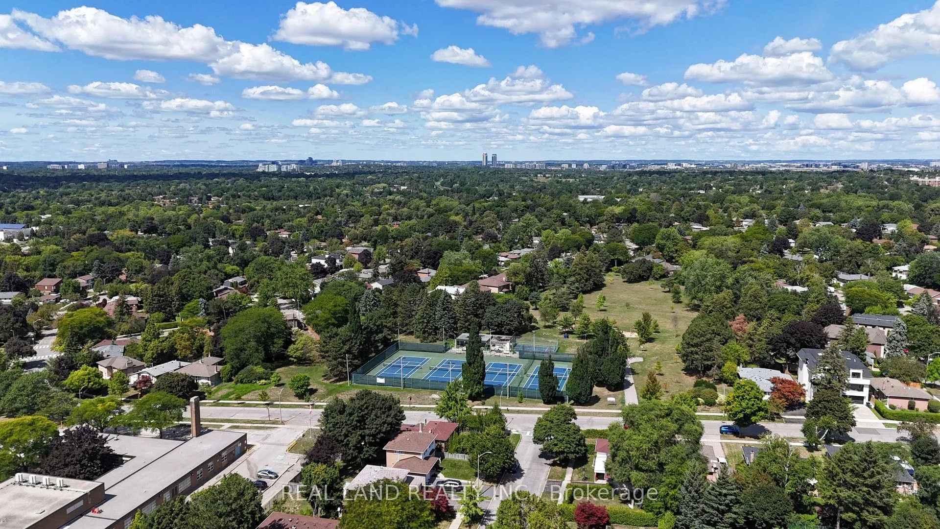 38 Cresthaven Drive