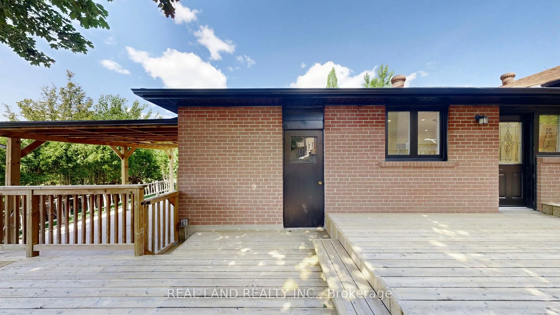 38 Cresthaven Drive