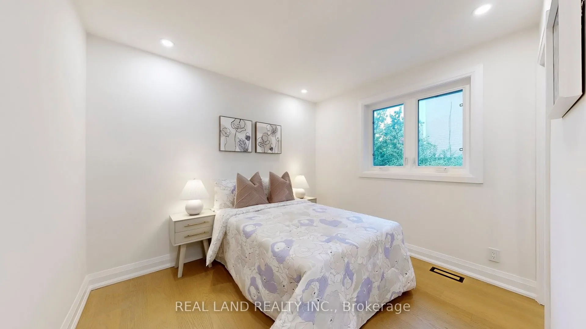 38 Cresthaven Drive