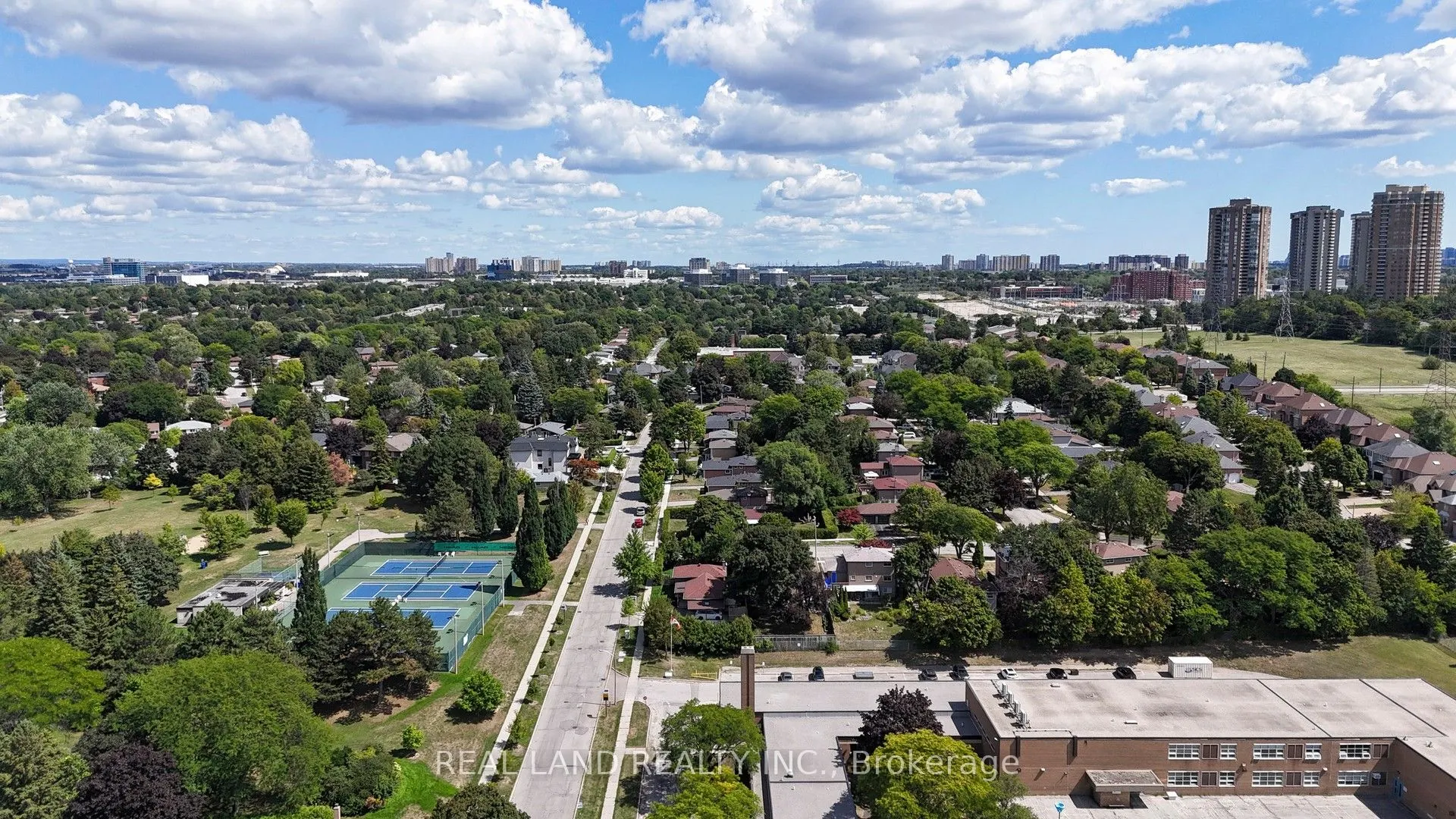 38 Cresthaven Drive