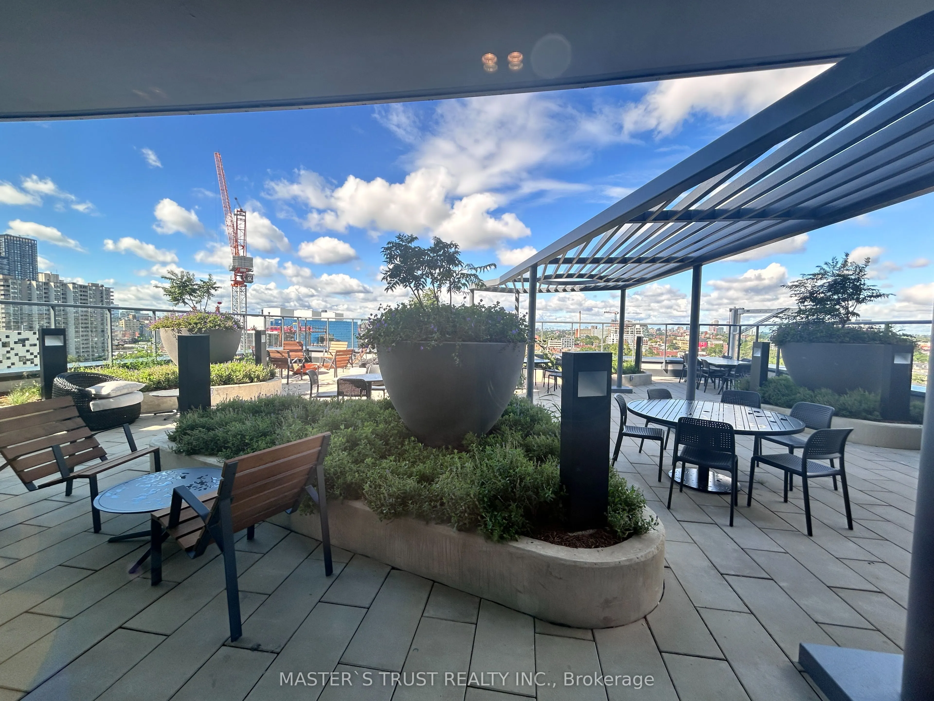 280 Dundas Street W, #2902