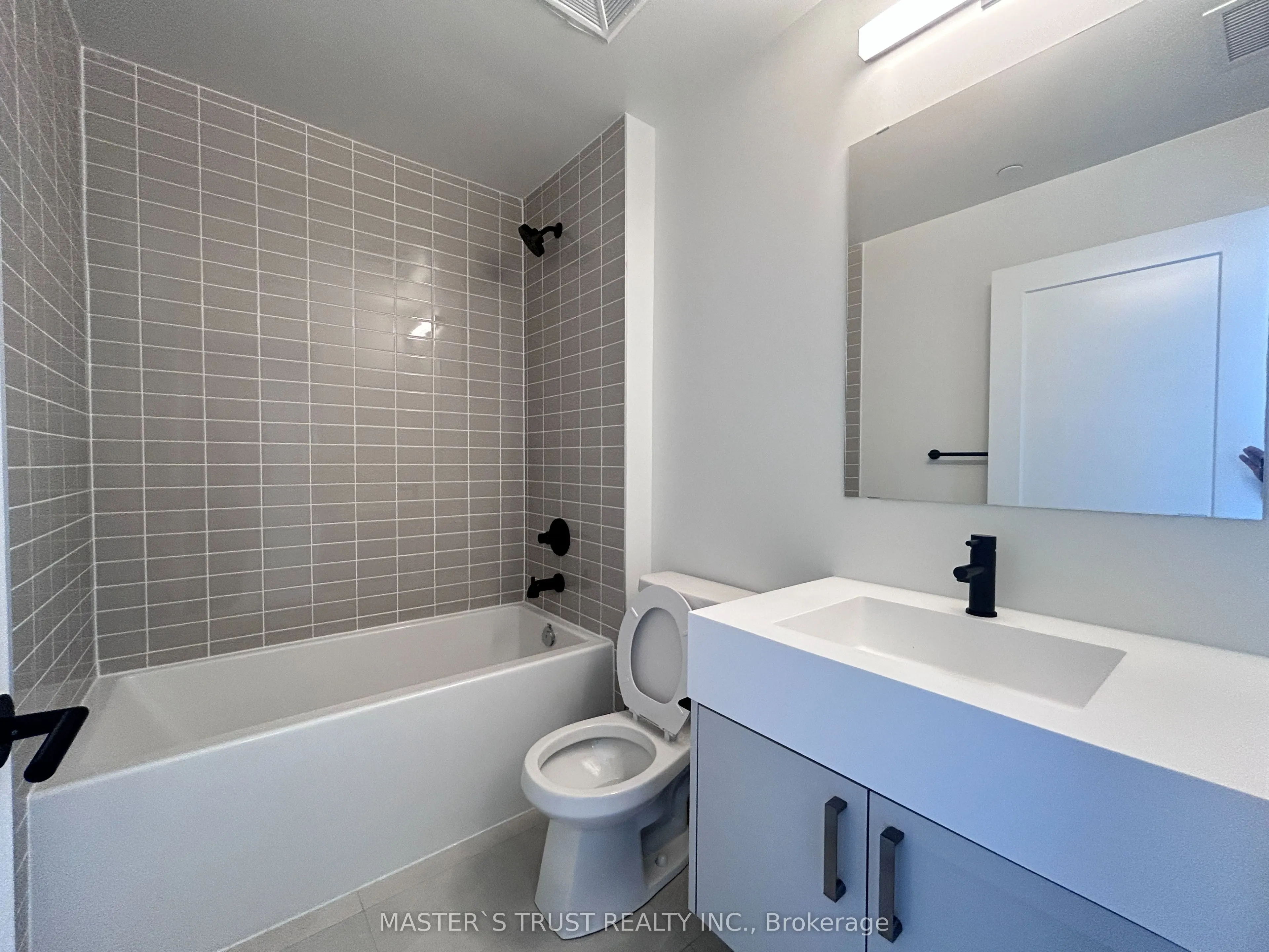 280 Dundas Street W, #2902