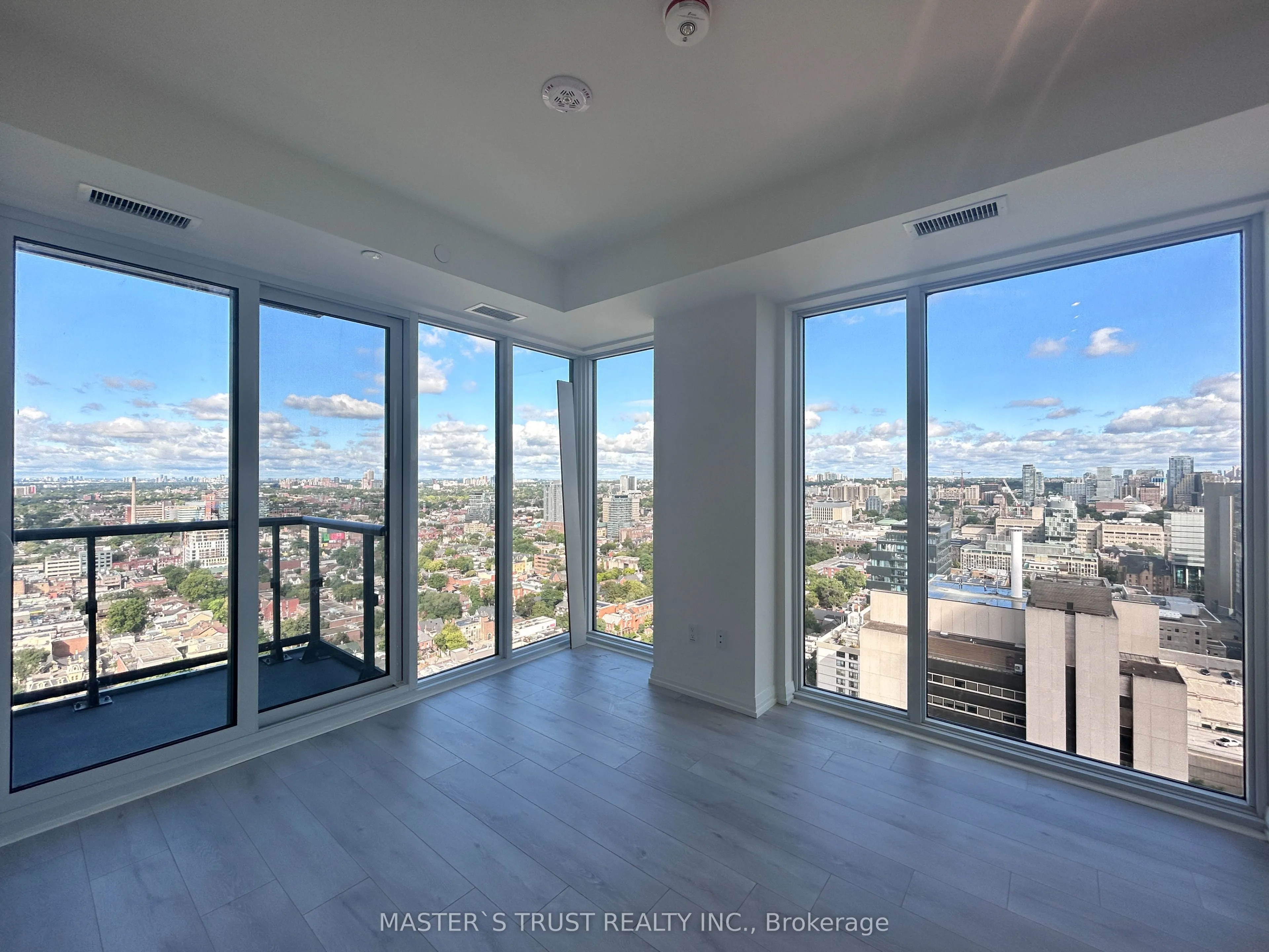 280 Dundas Street W, #2902