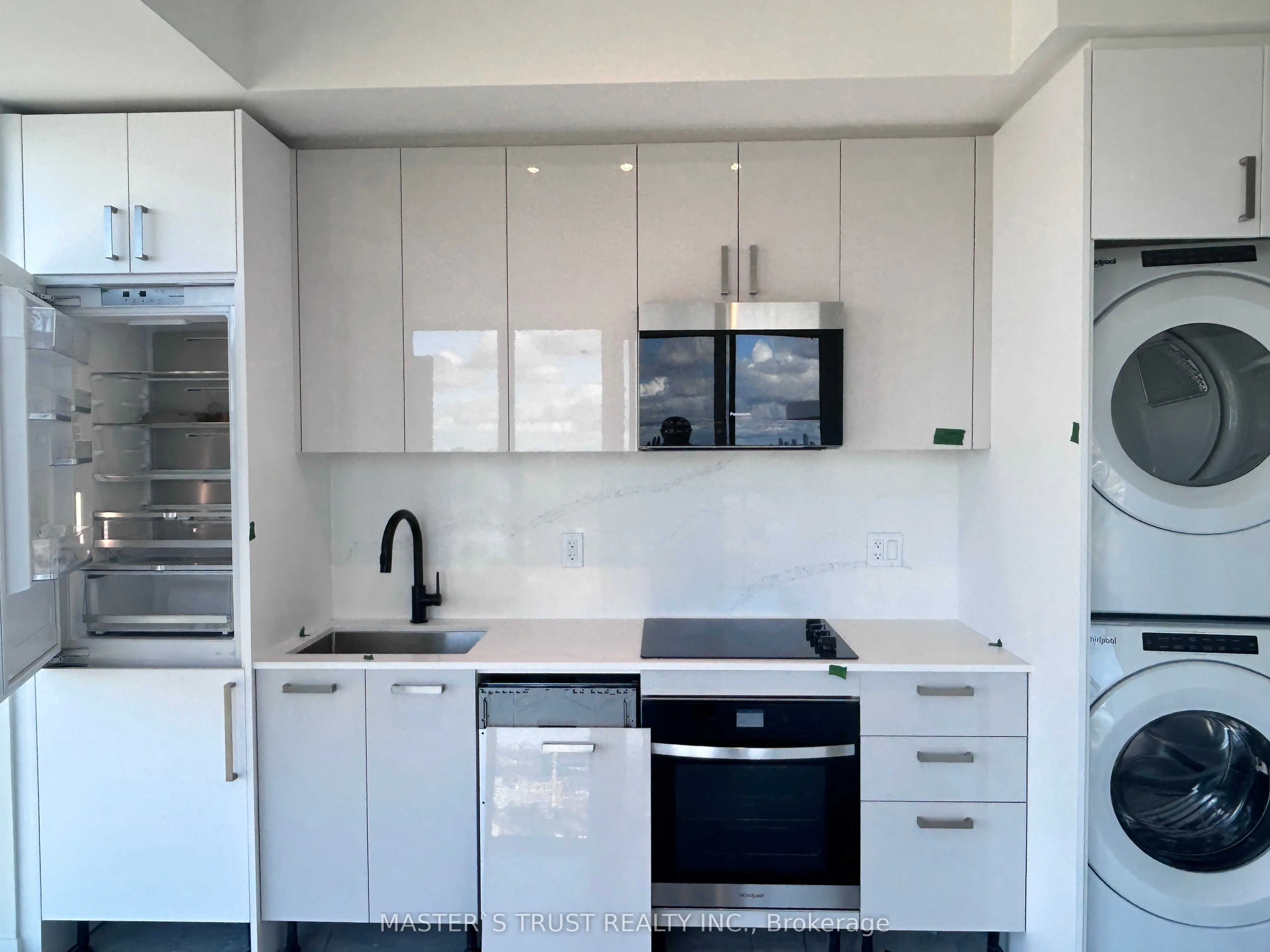 280 Dundas Street W, #2902