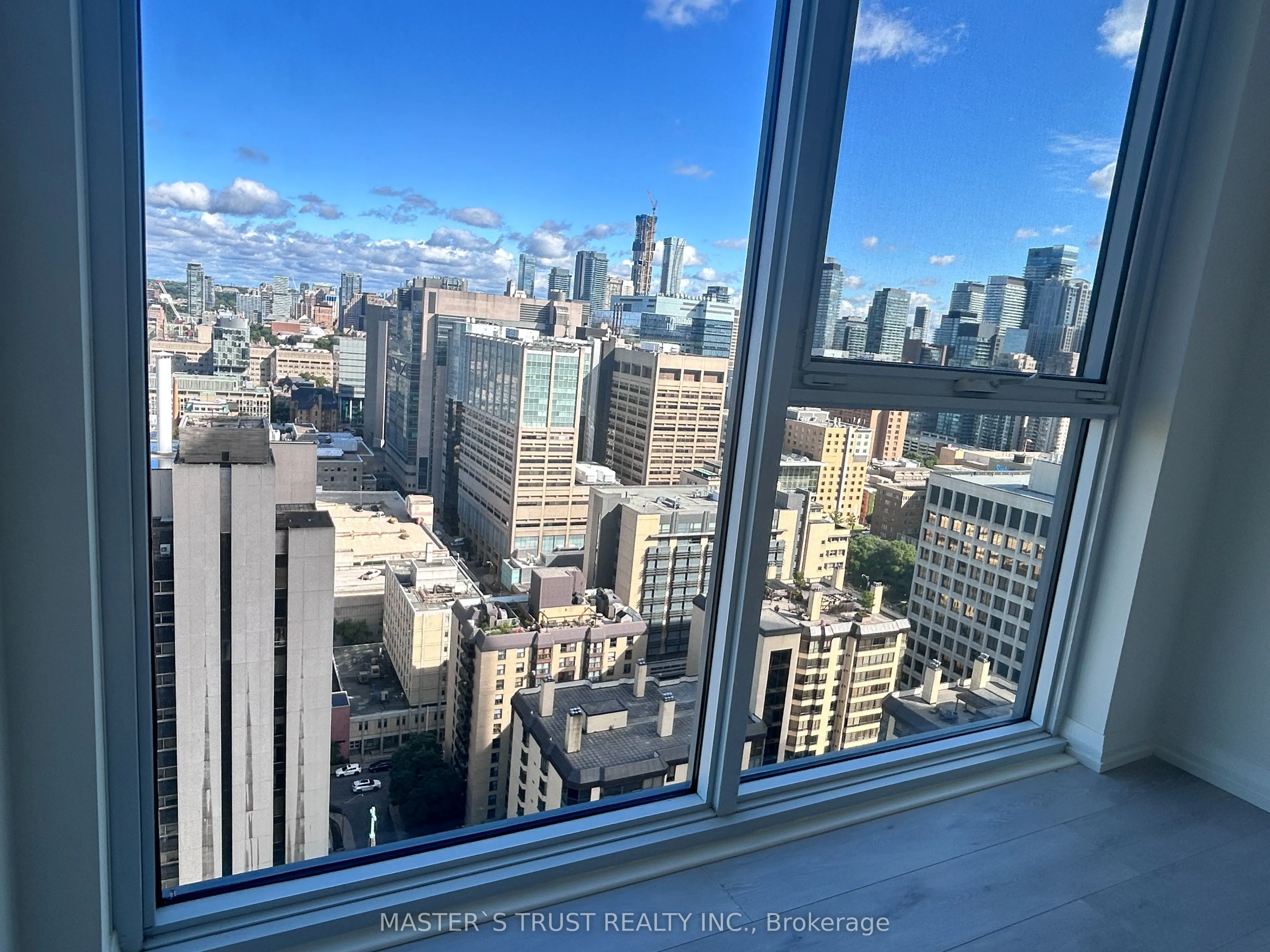 280 Dundas Street W, #2902