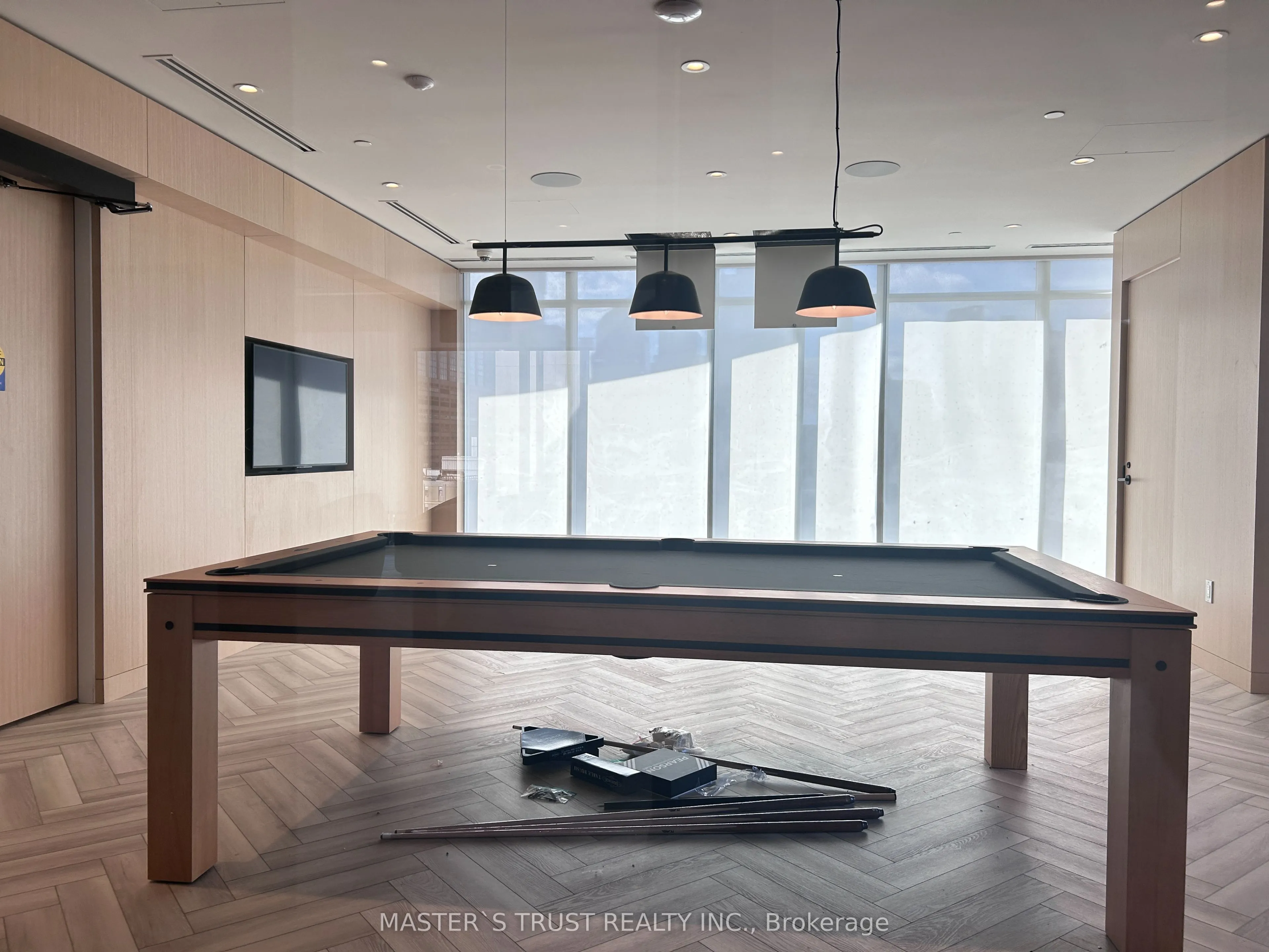 280 Dundas Street W, #2902