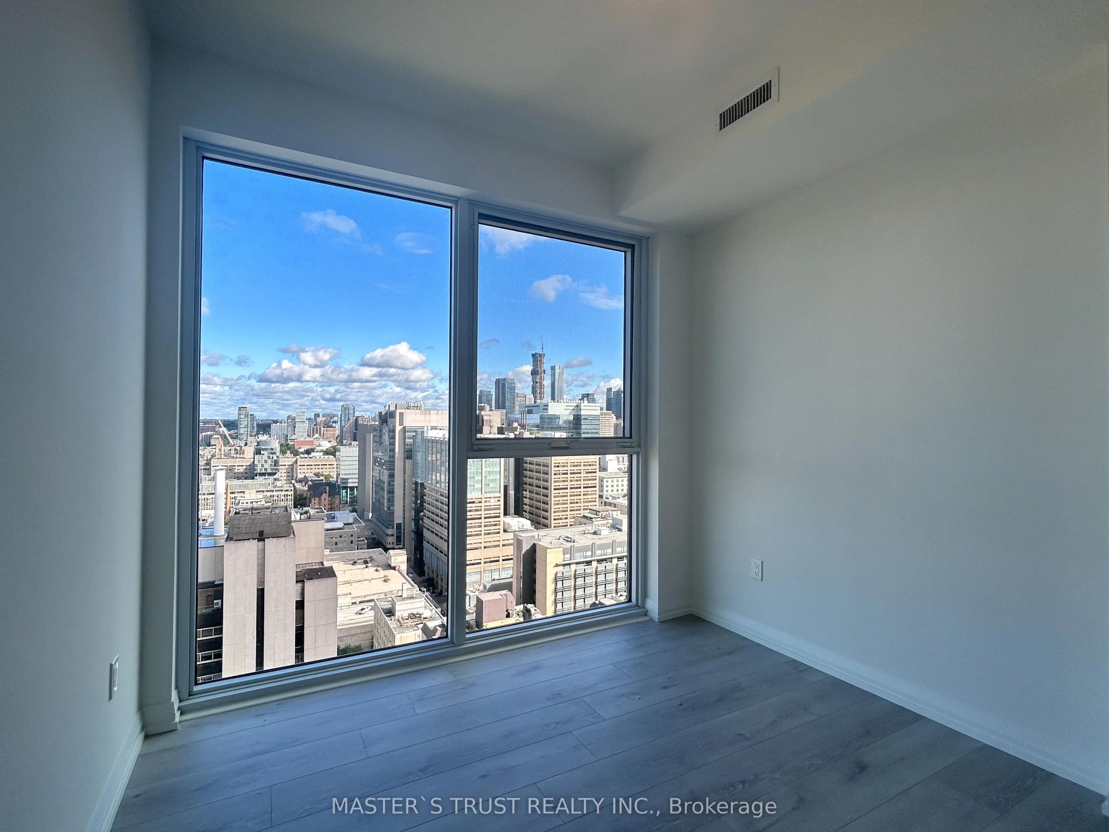 280 Dundas Street W, #2902