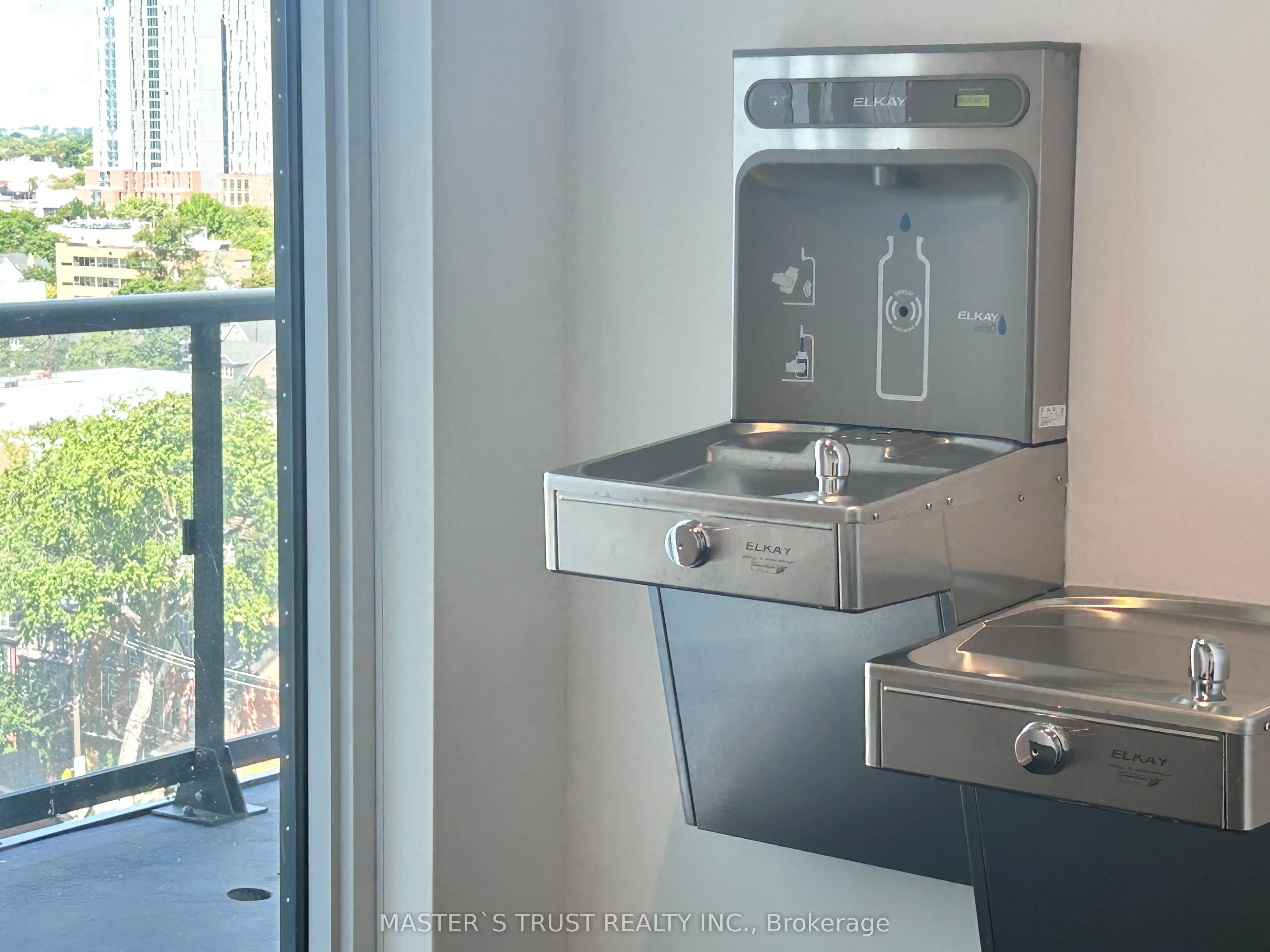 280 Dundas Street W, #2902