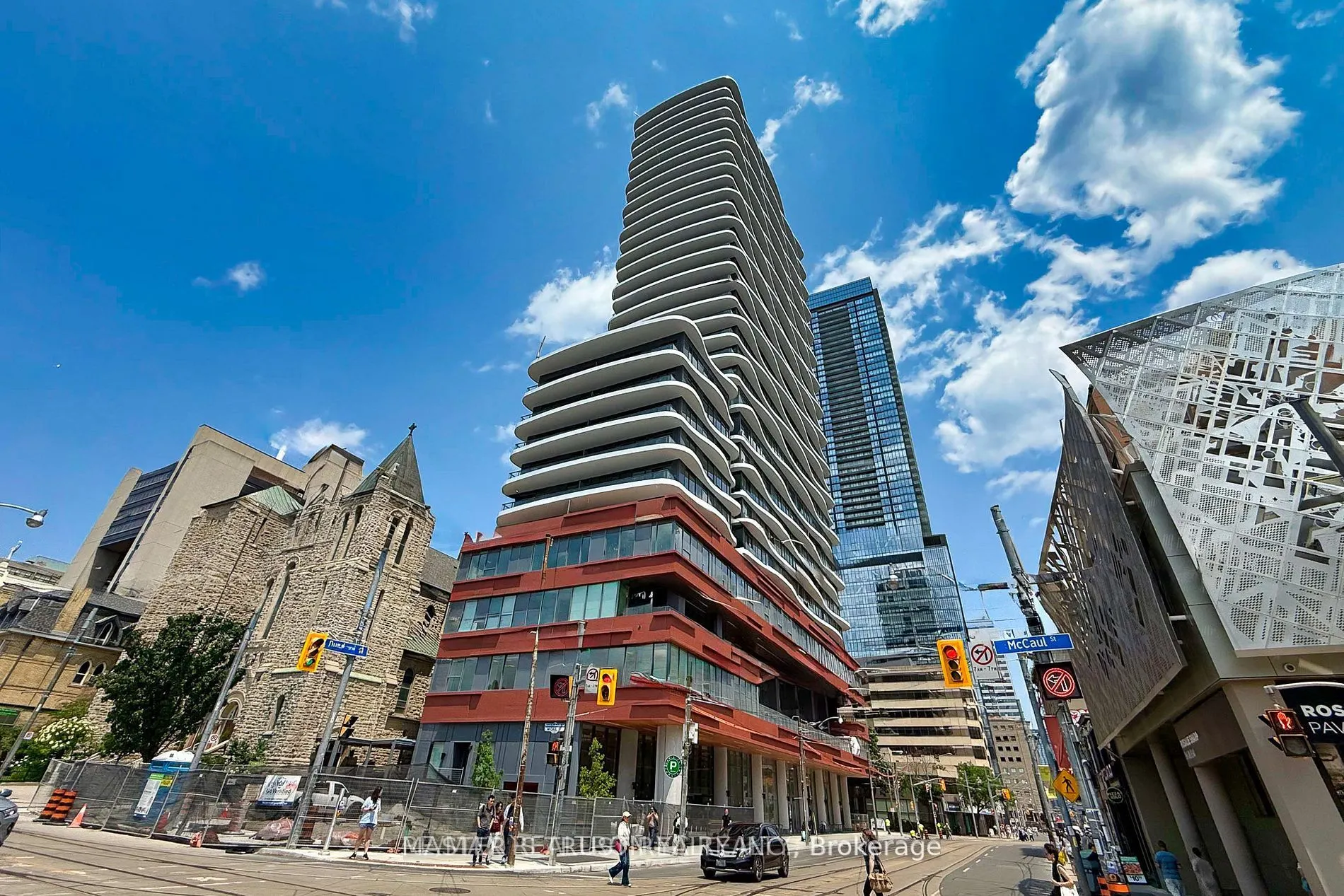 280 Dundas Street W, #2902