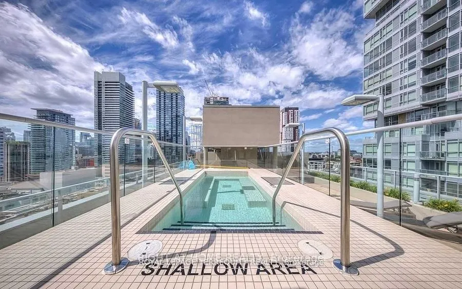 21 Nelson Street, #704