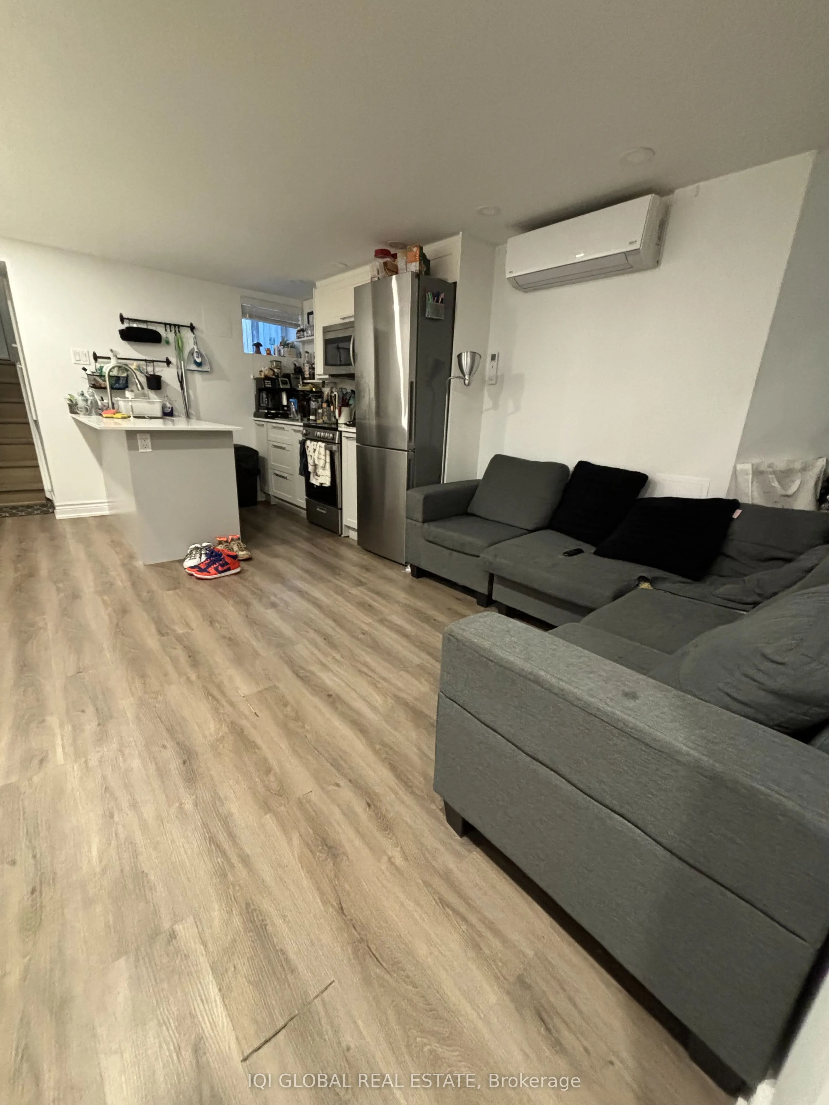 12 Rusholme Park Crescent, #lower