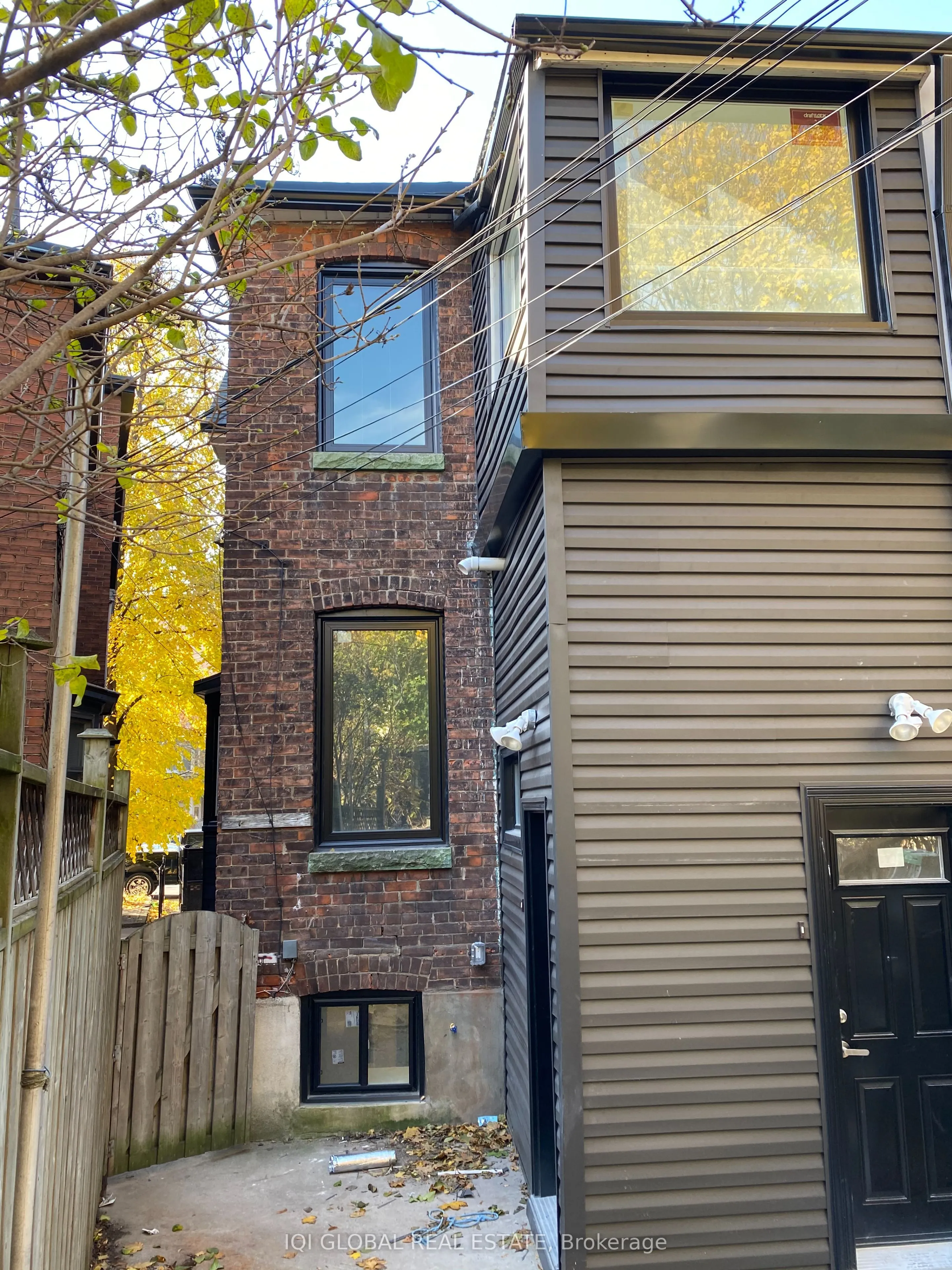 12 Rusholme Park Crescent, #lower