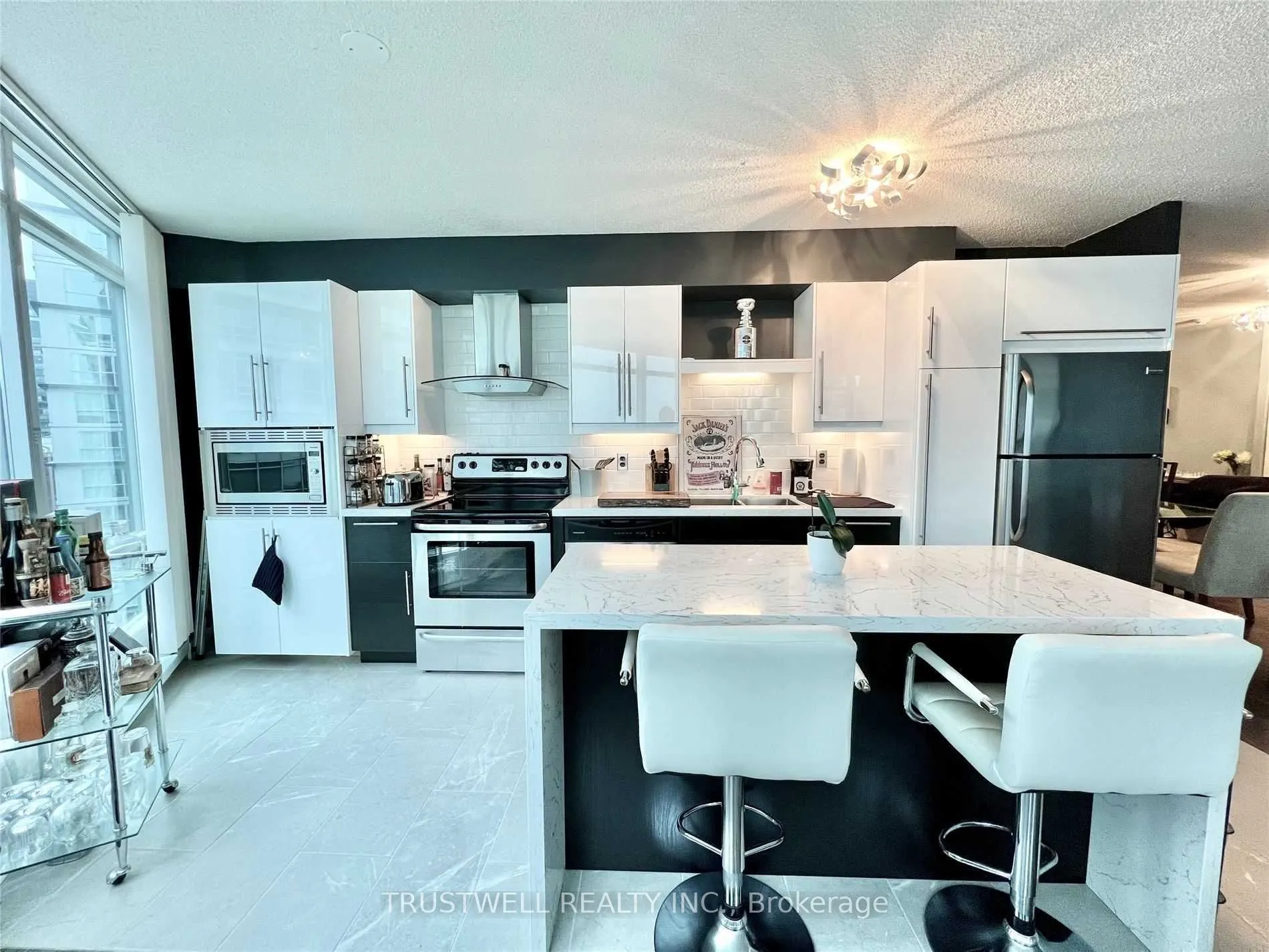 373 Front Street W, #2503