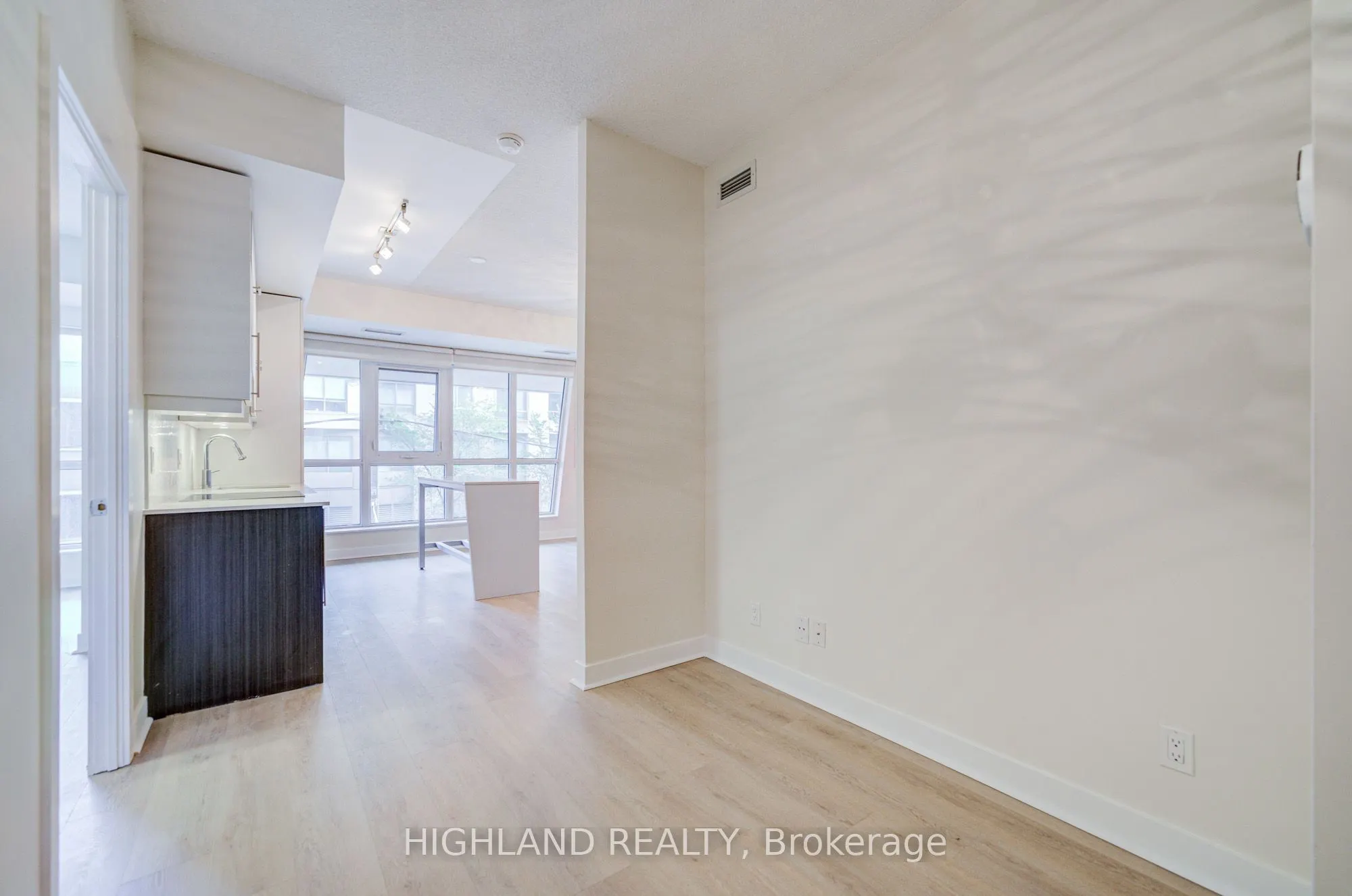 199 Richmond Street W, #202