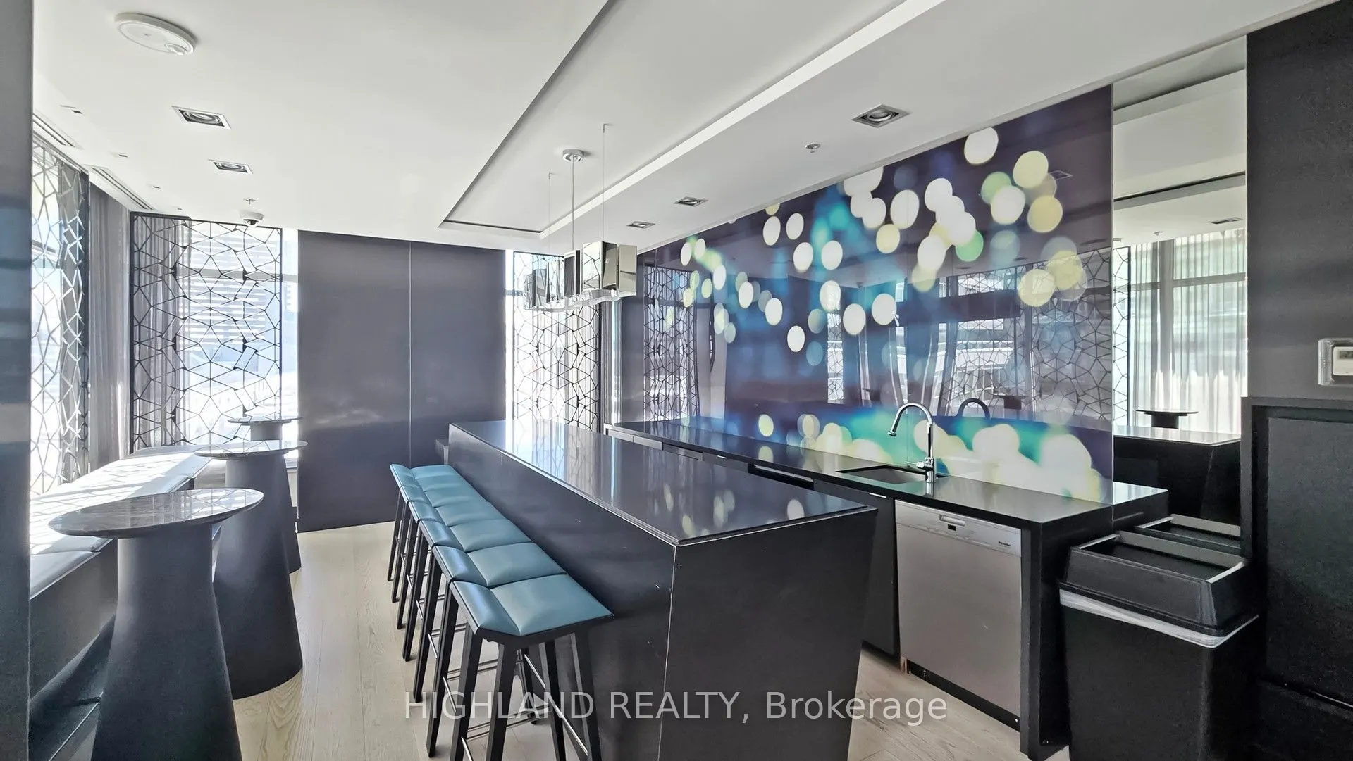 199 Richmond Street W, #202