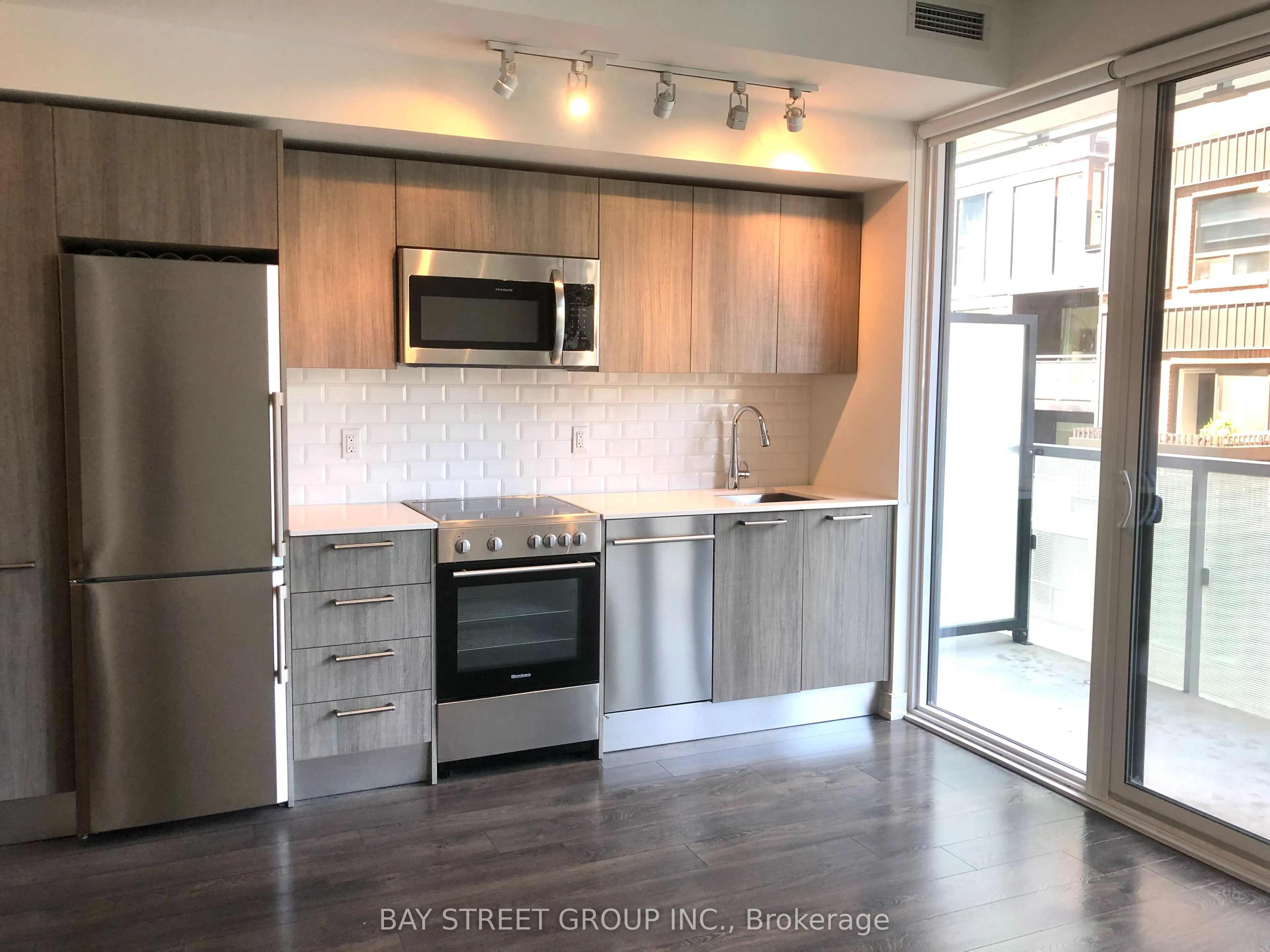 28 Wellesley Street E, #608