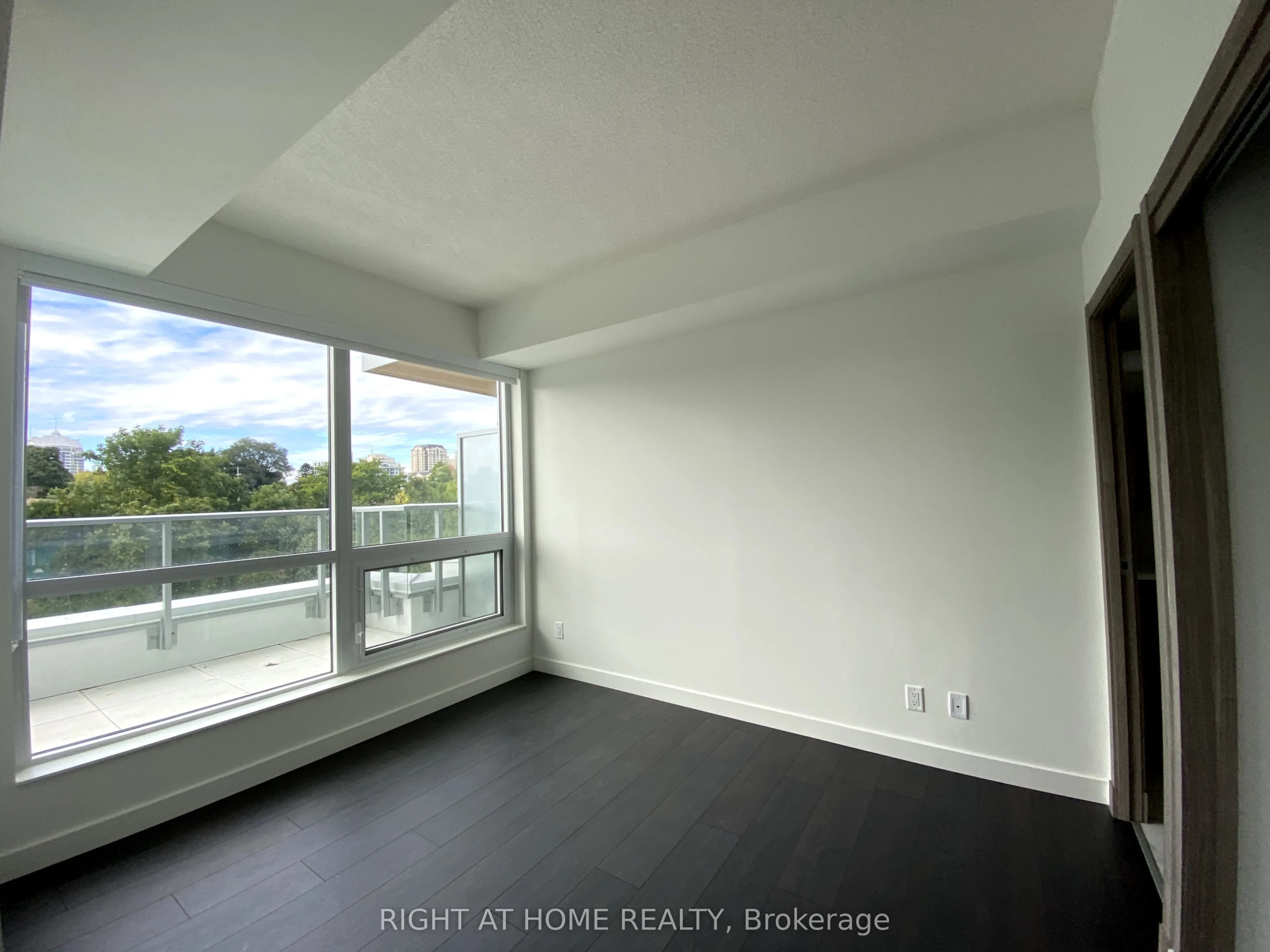 25 McMahon Drive, #606
