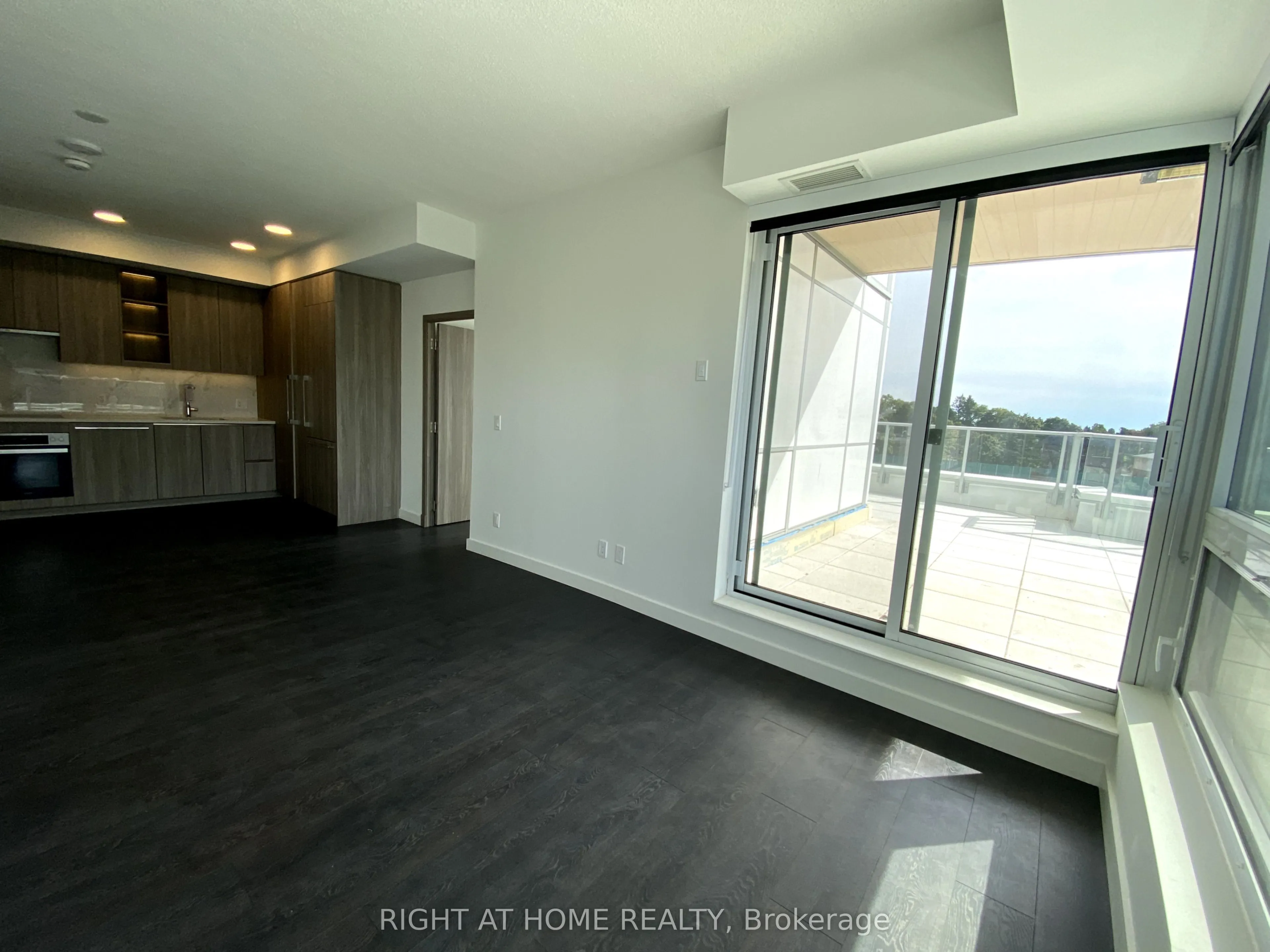25 McMahon Drive, #606