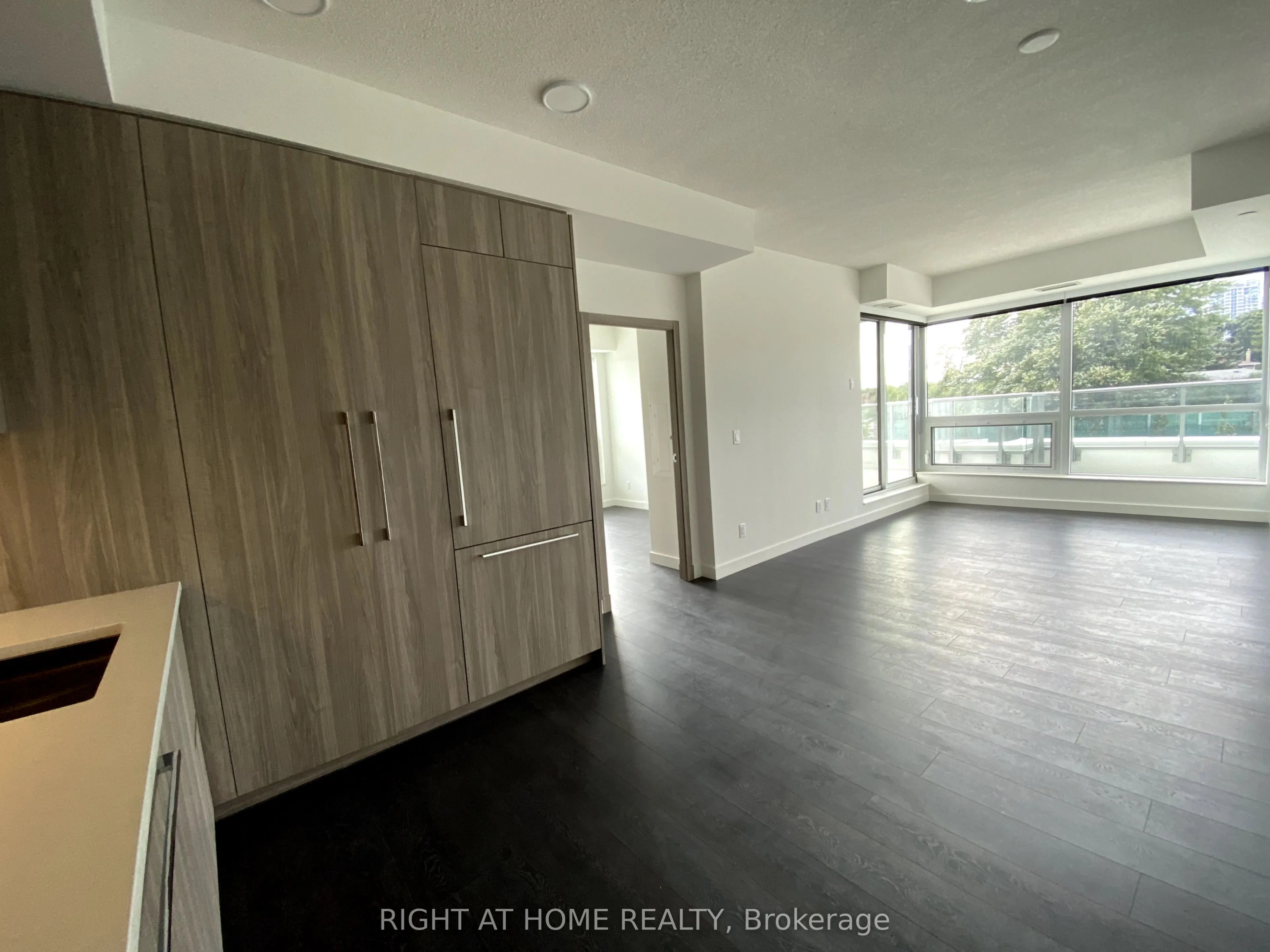 25 McMahon Drive, #606